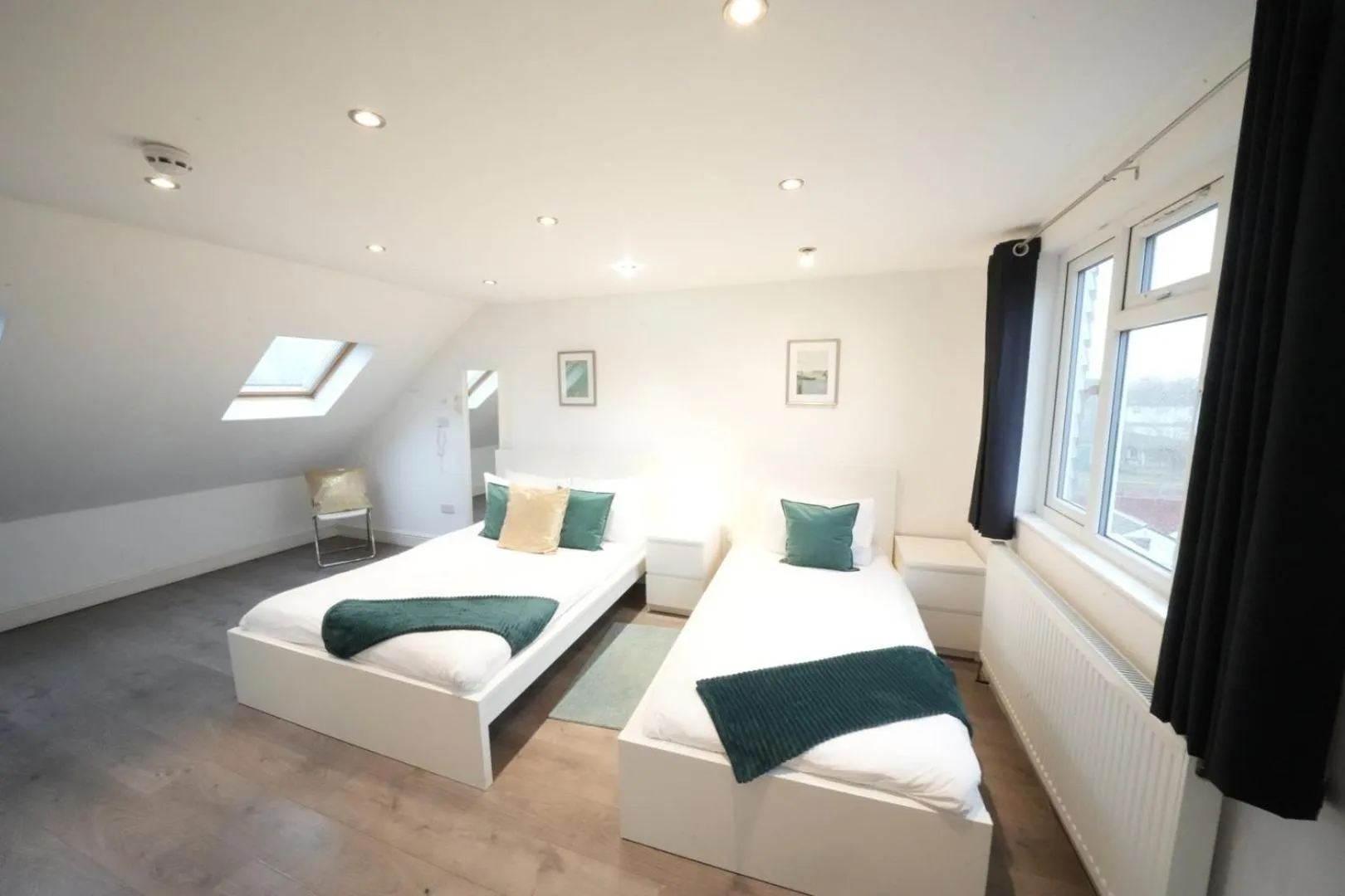 Bed in Grand Airport Ensuites