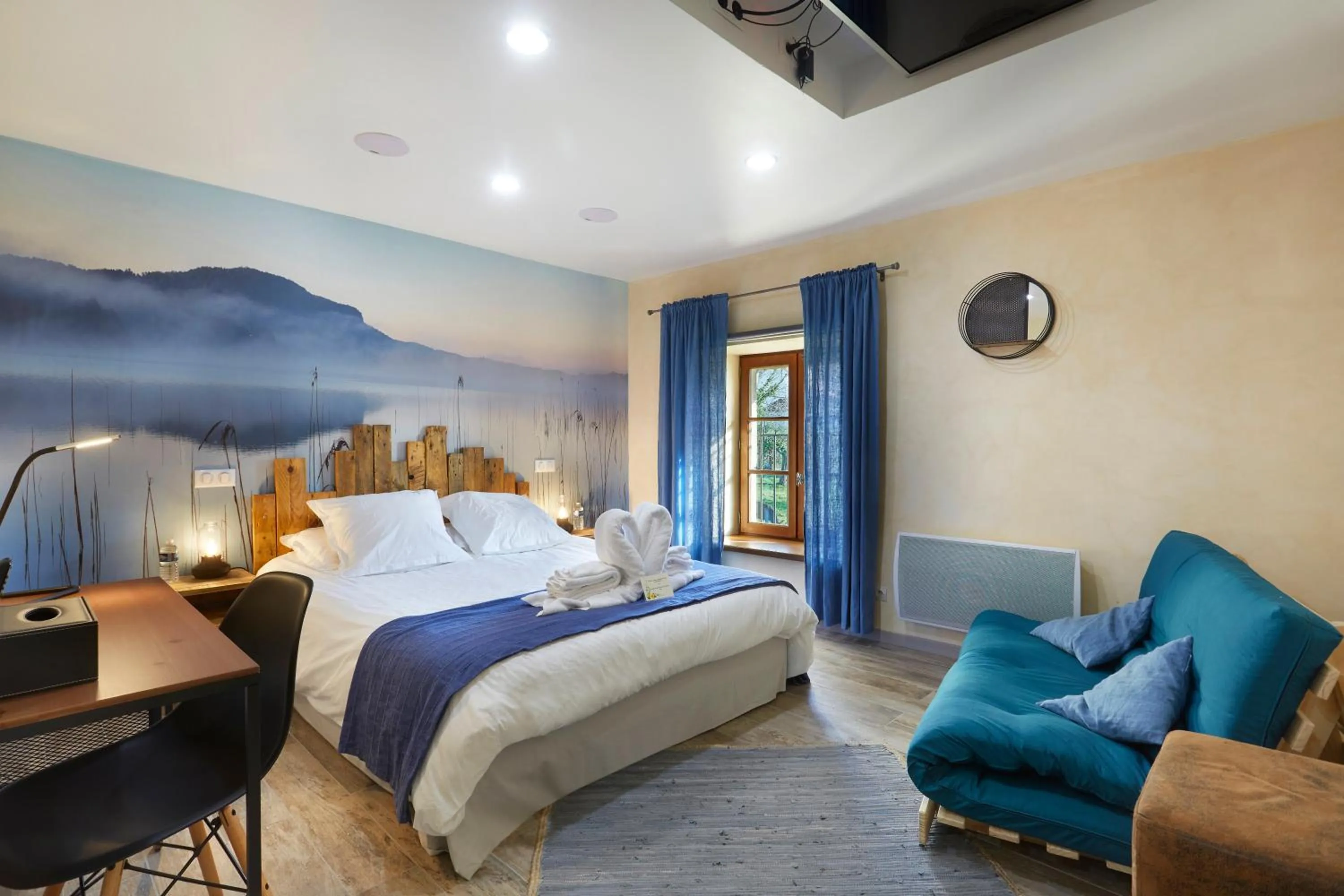 Bedroom, Bed in Domaine de Bersaillin