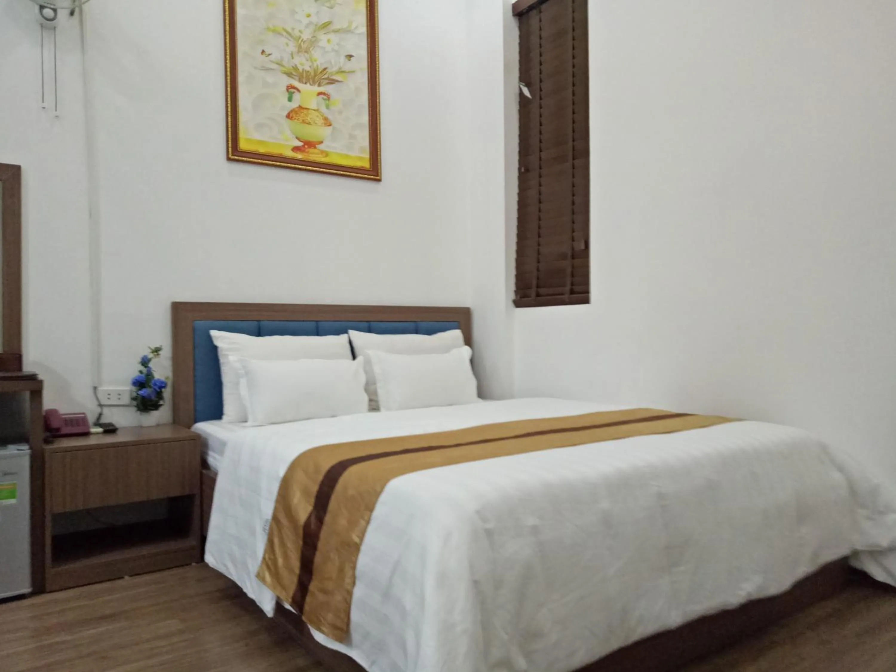 Bedroom, Bed in Duc Long Hotel