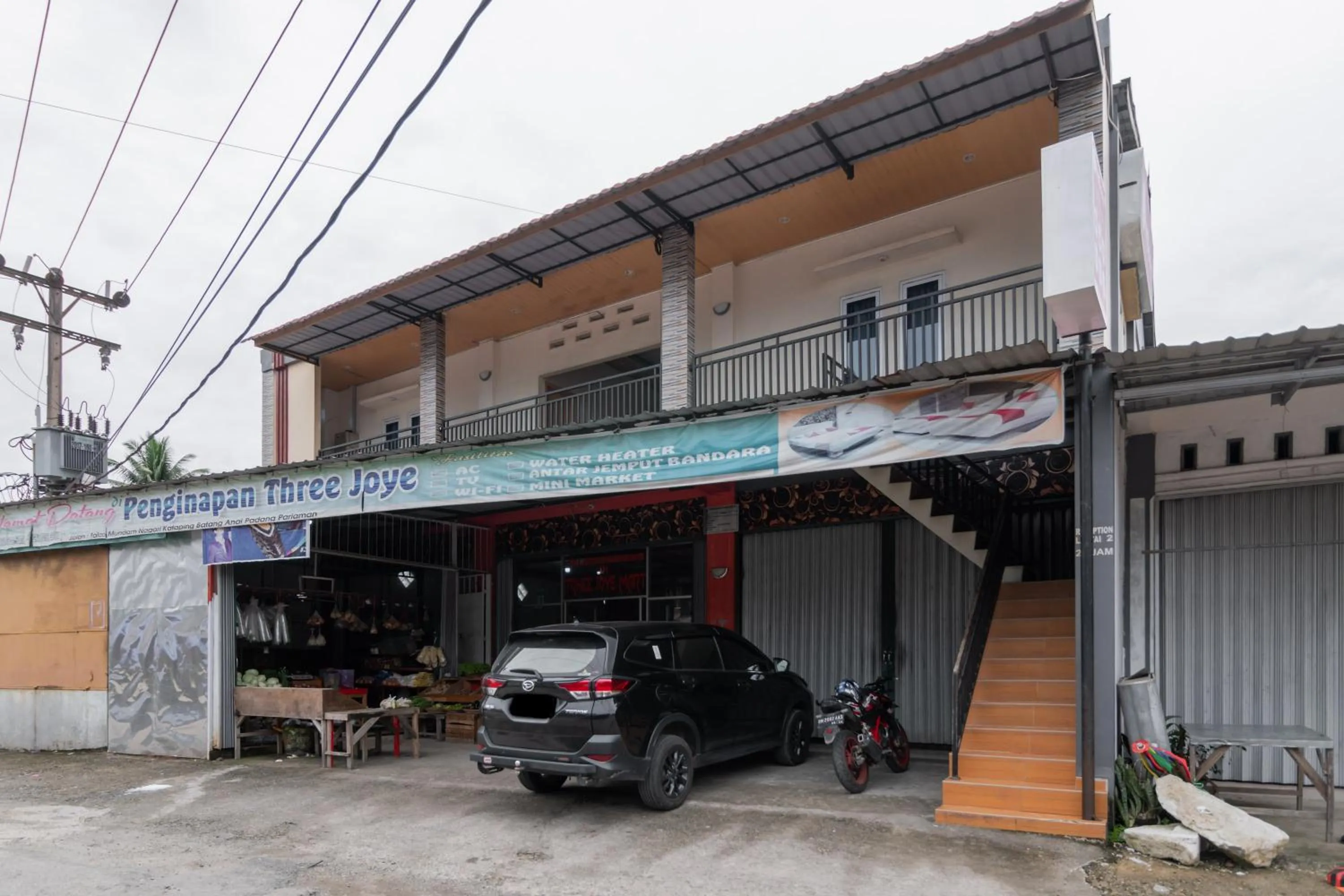 Property building in RedDoorz Syariah near Minangkabau International Aiport