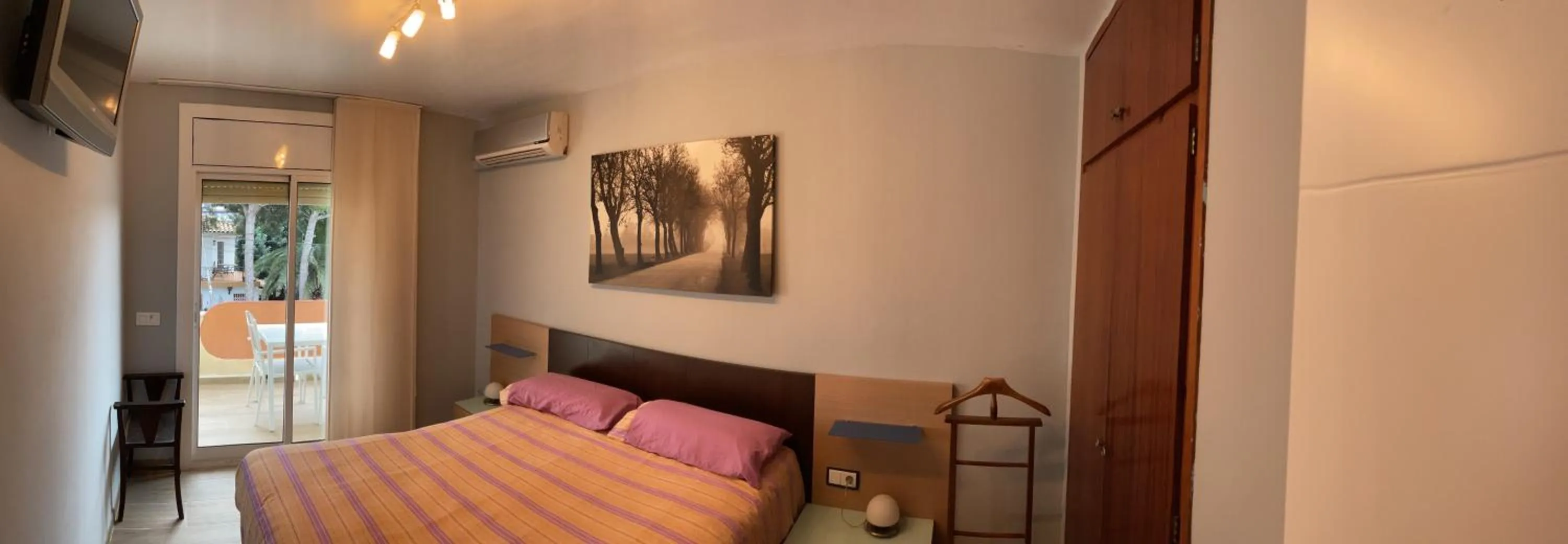 Bed in Casa con Gran Piscina particular cerca playa