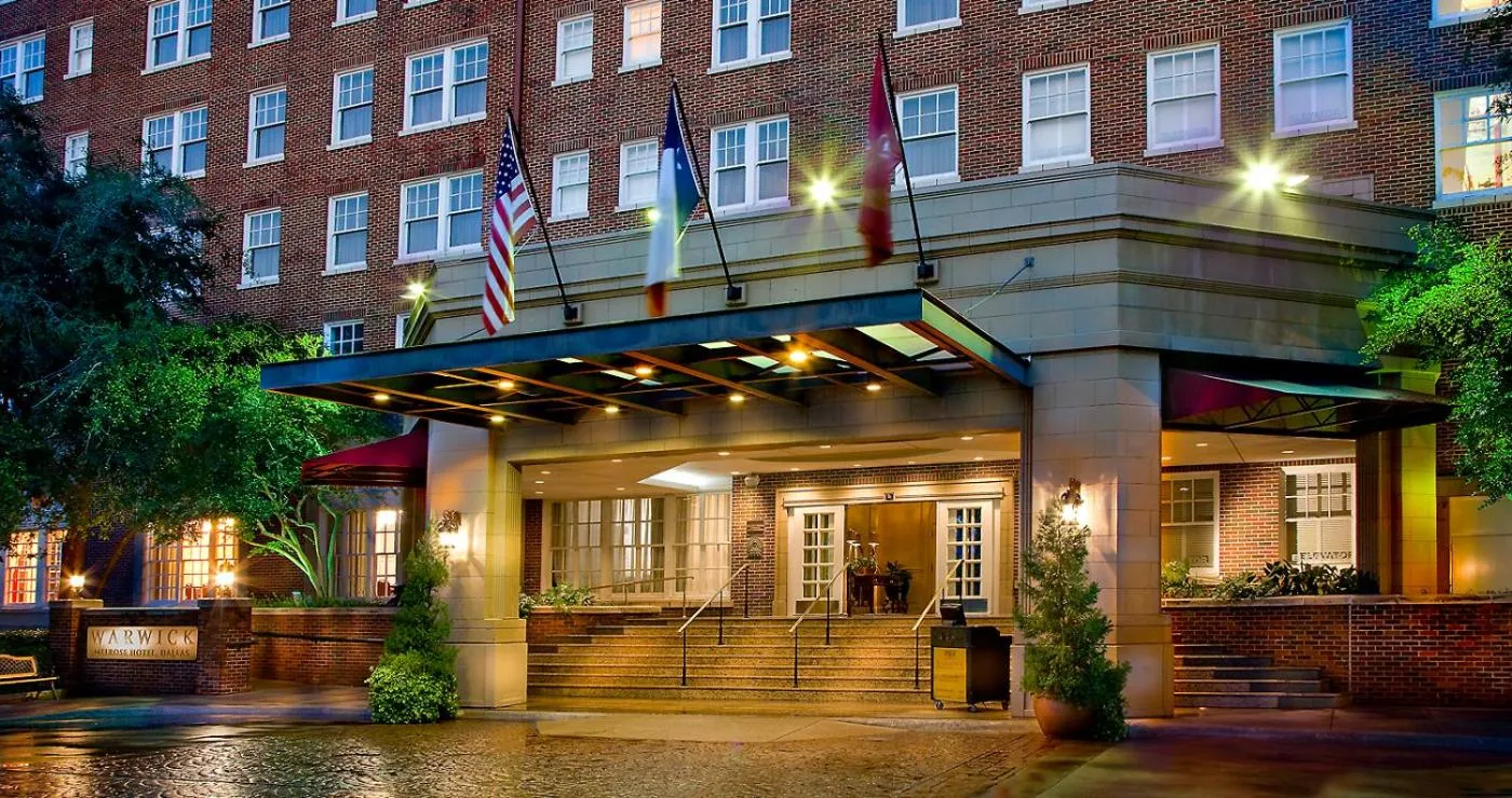 Facade/entrance in Warwick Melrose Hotel