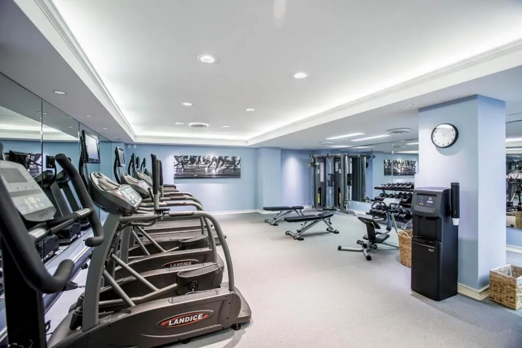 Fitness centre/facilities in Warwick Melrose Hotel
