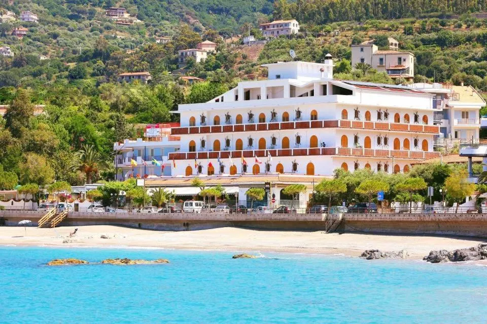 Property building in Hotel La Tartaruga