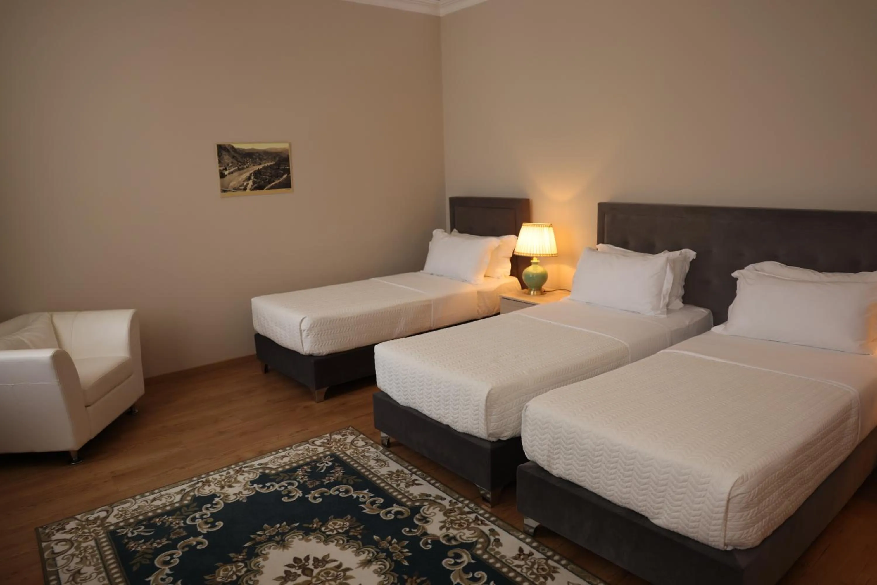 Property building, Bed in Hotel Colombo