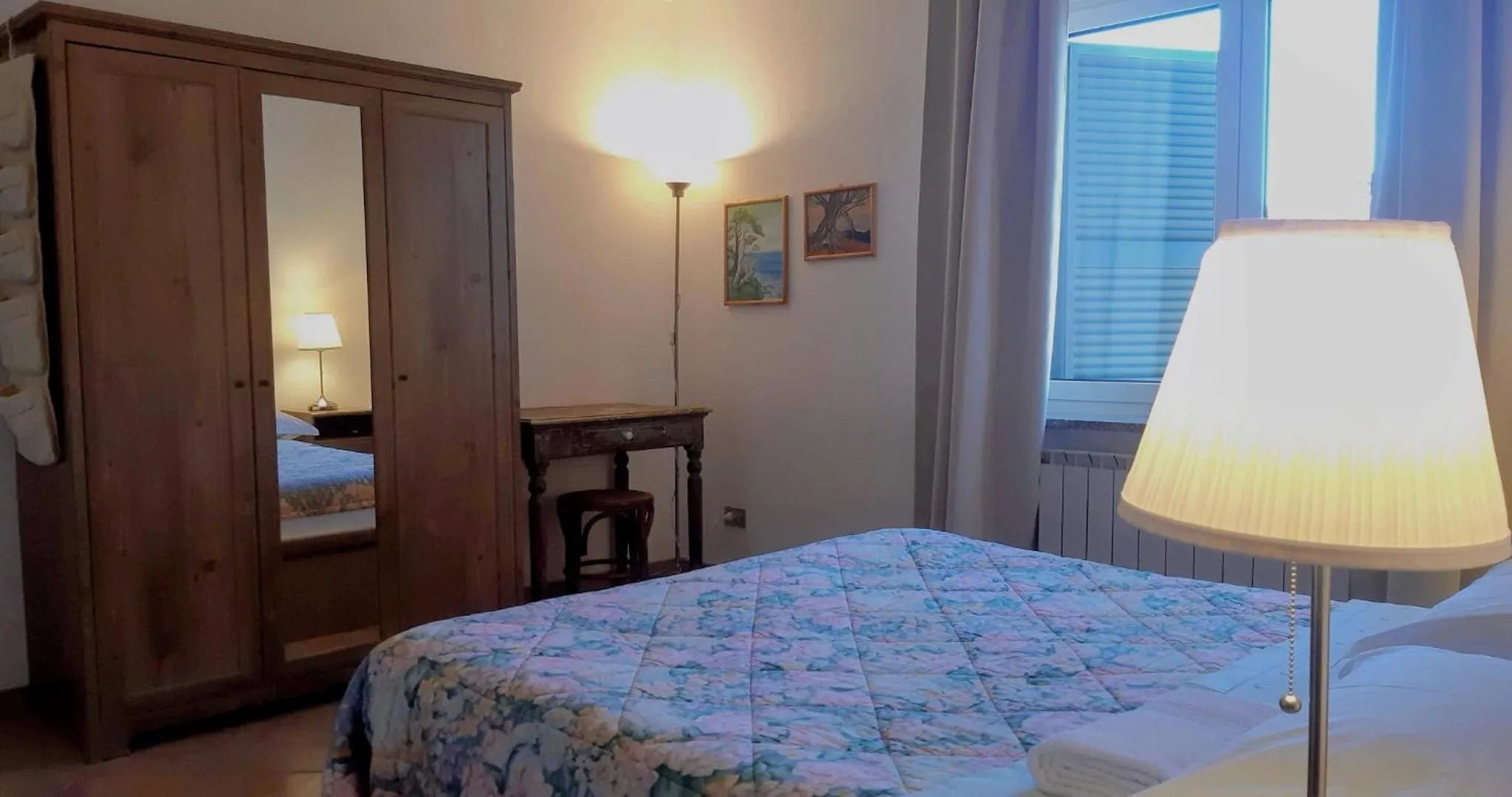 Shower, Bed in Fabiola B & B