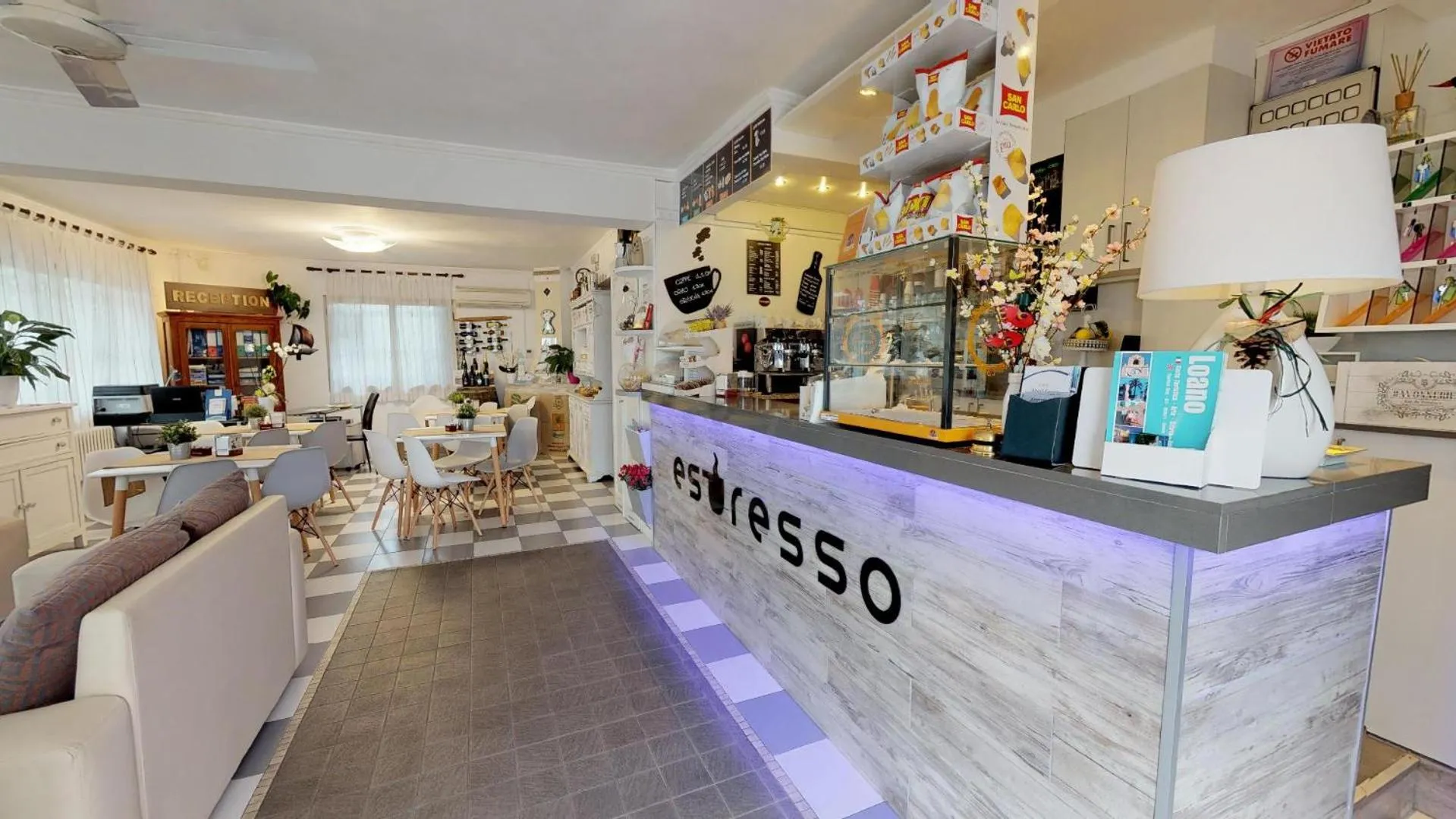 Lounge or bar in Residence Colibrì Family & Bike