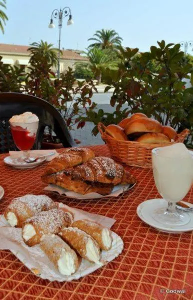 Italian breakfast in Thea B&B