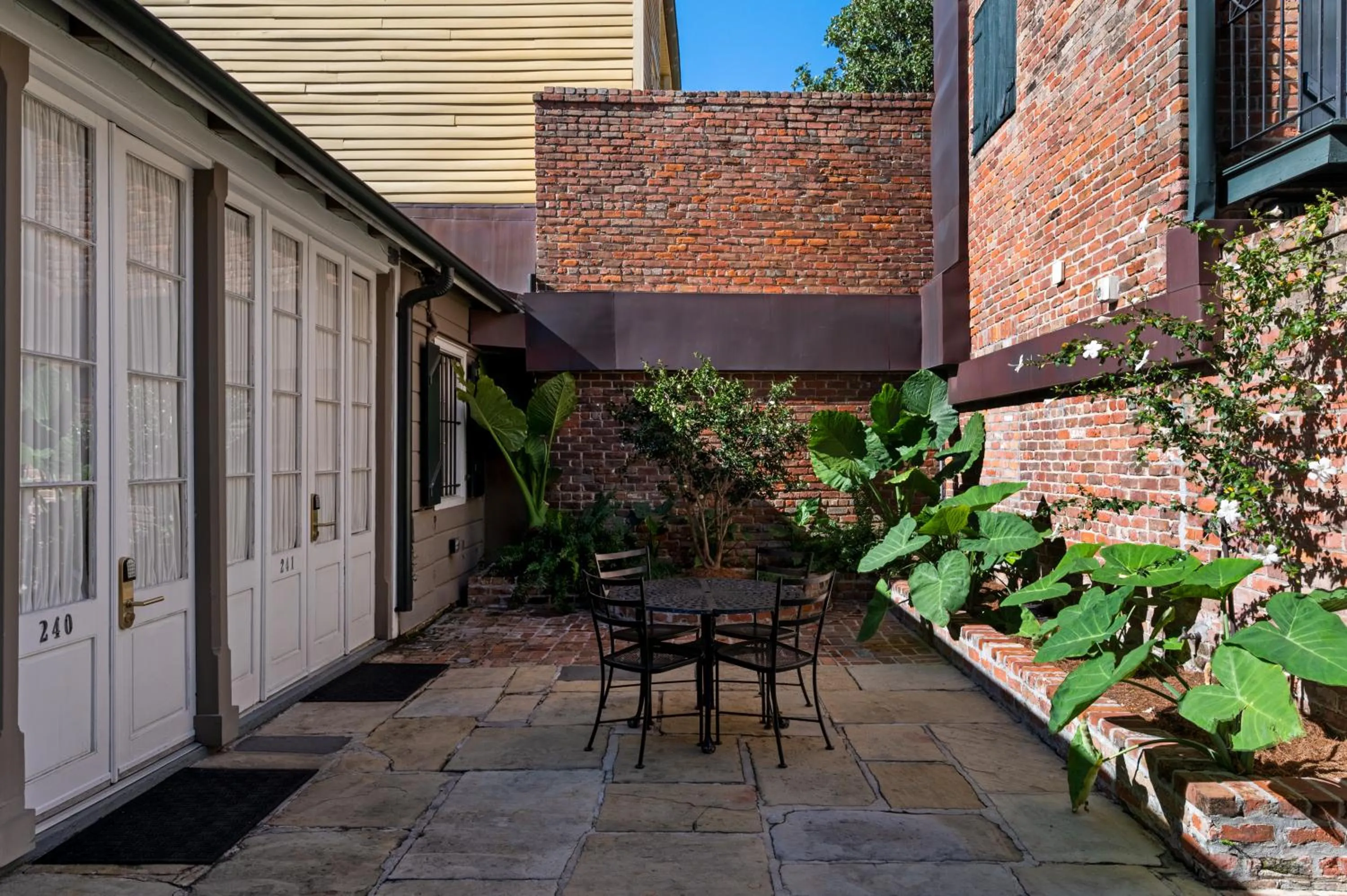 Balcony/Terrace in Chateau Hotel