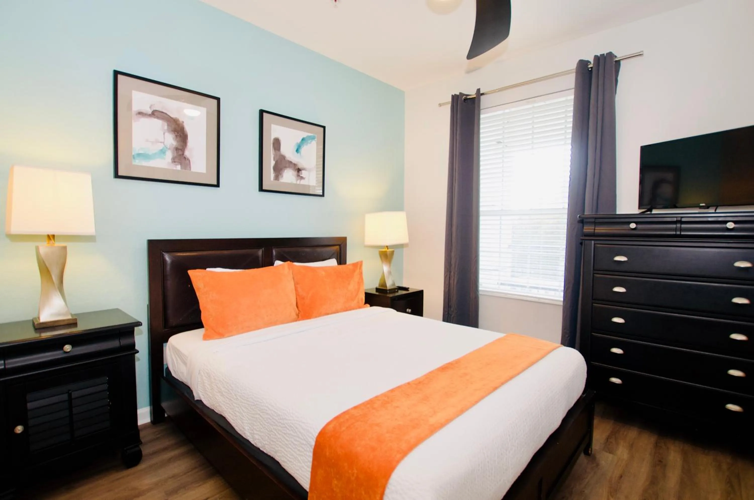 Bed in Vista Cay at Epic Universe - Standard 3 bedroom condo