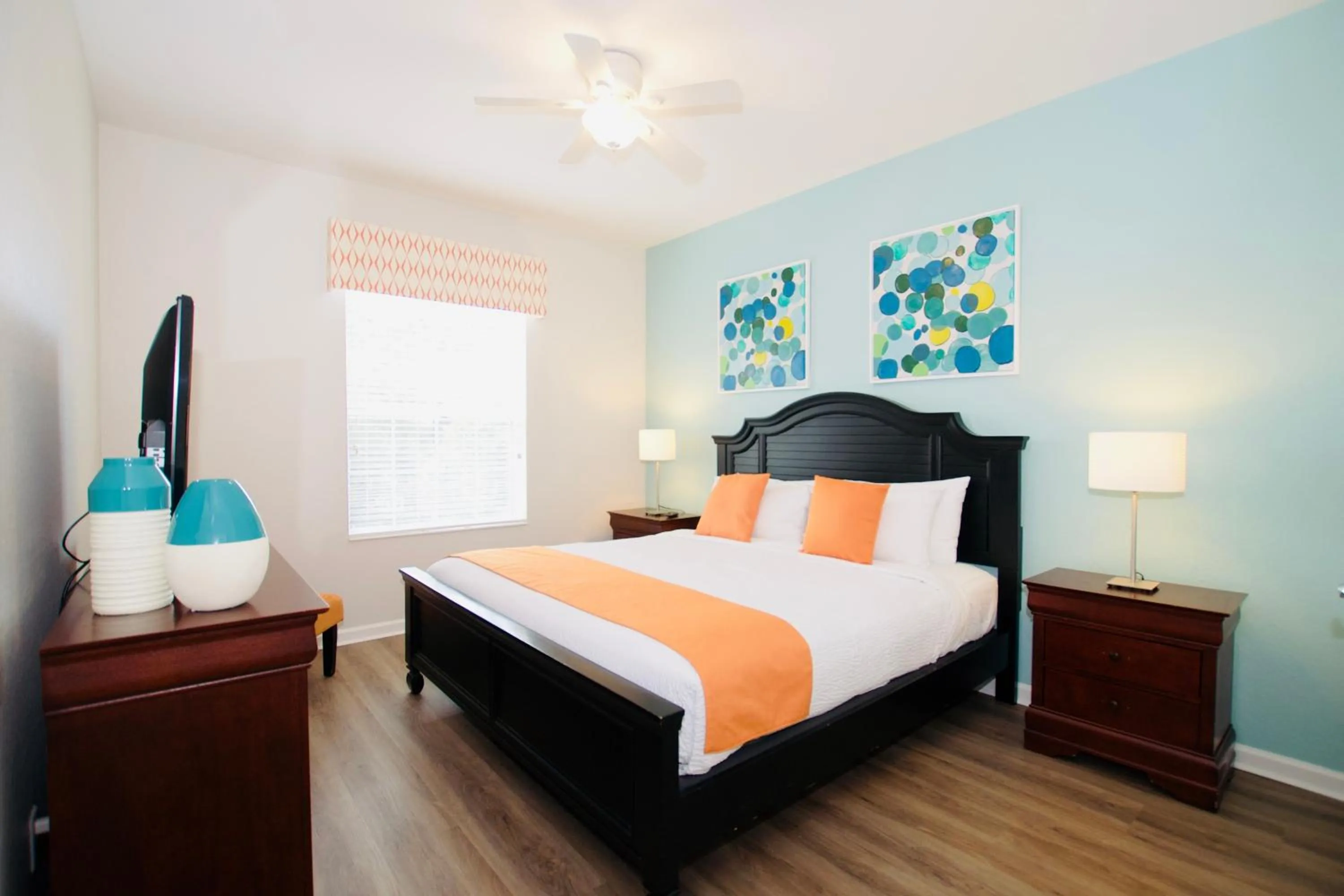 Bed in Vista Cay at Epic Universe - Standard 3 bedroom condo