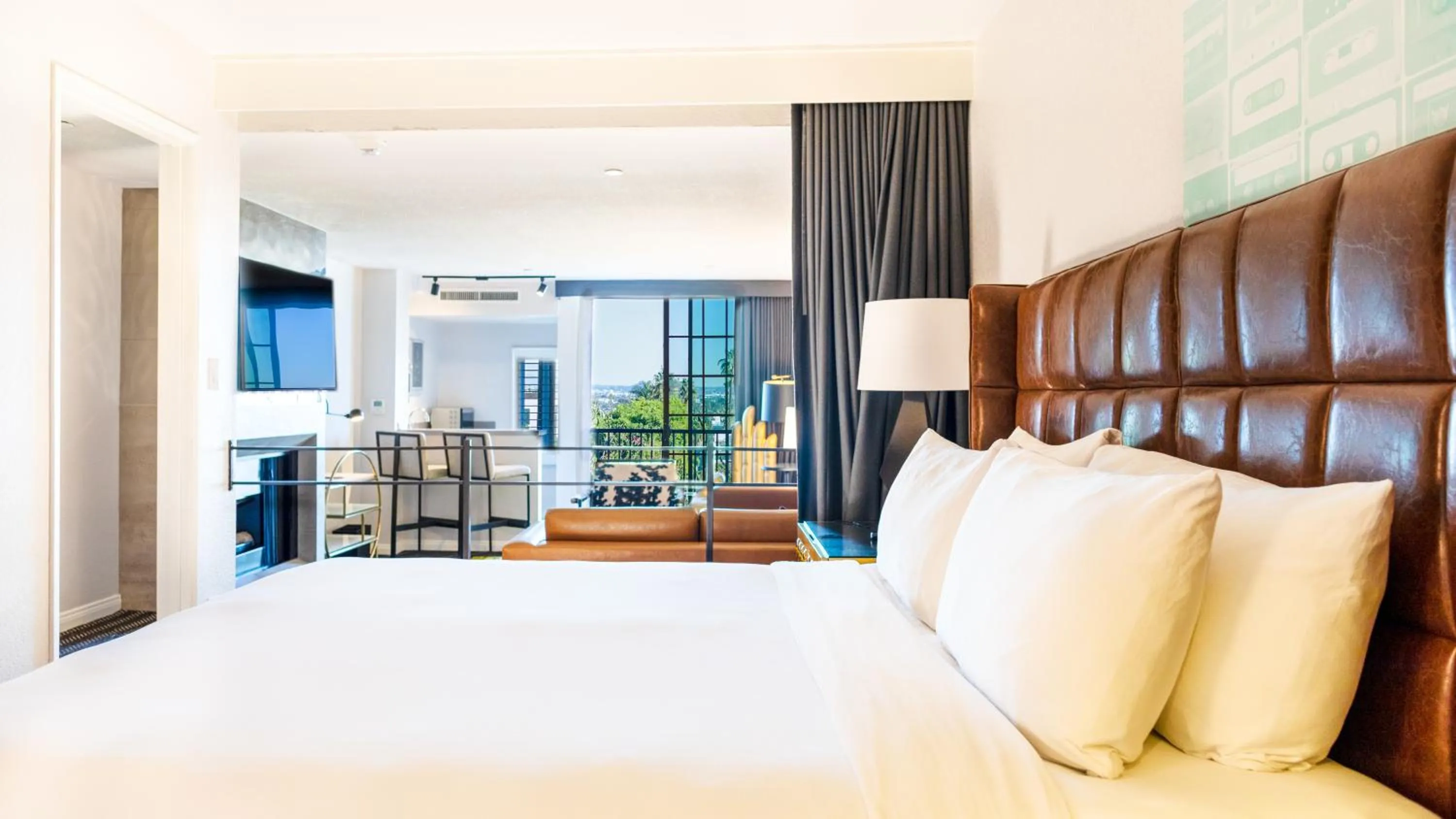 Bed in Montrose at Beverly Hills