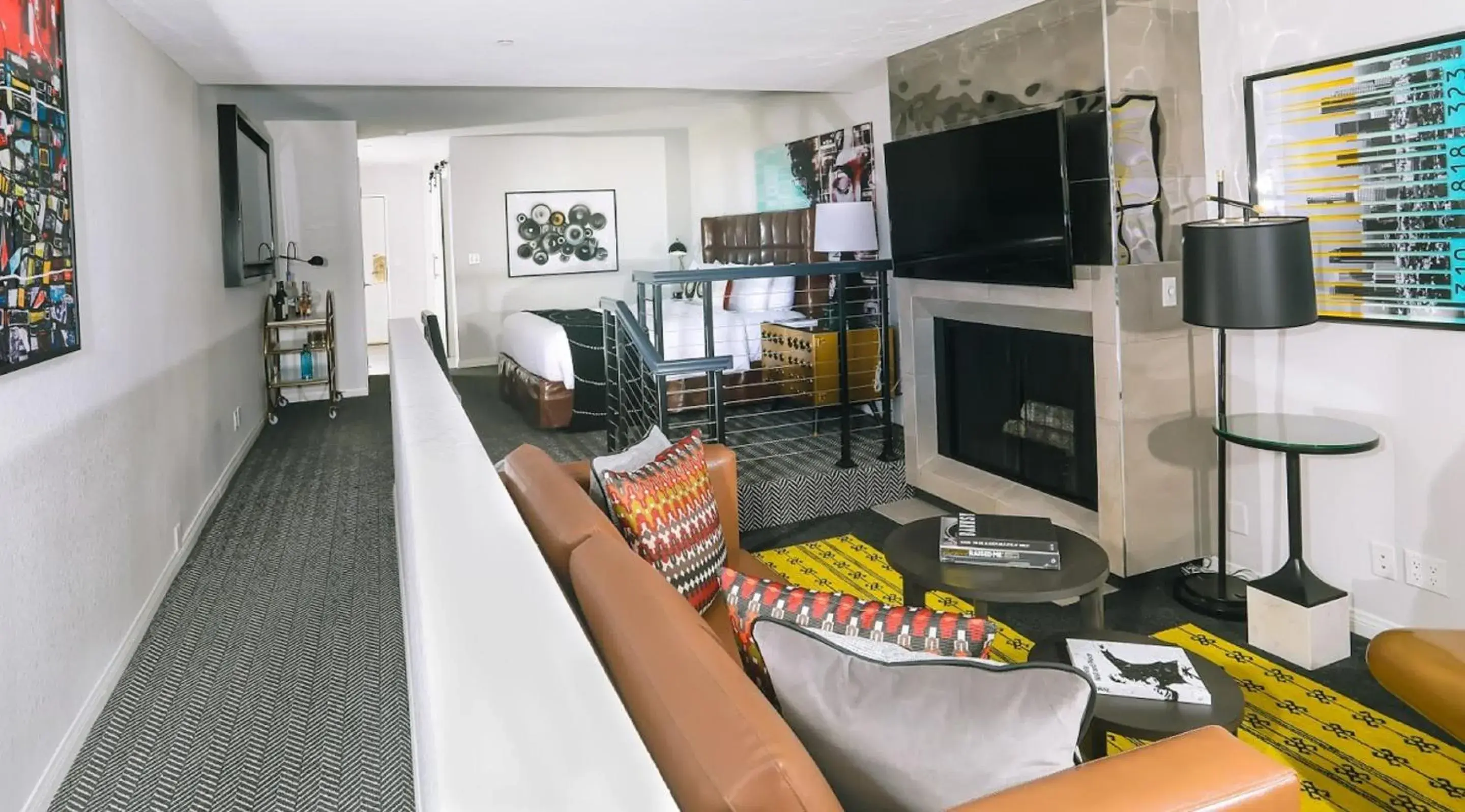 ADA Deluxe King Suite in Montrose at Beverly Hills ADA Deluxe King Suite in Montrose at Beverly Hills