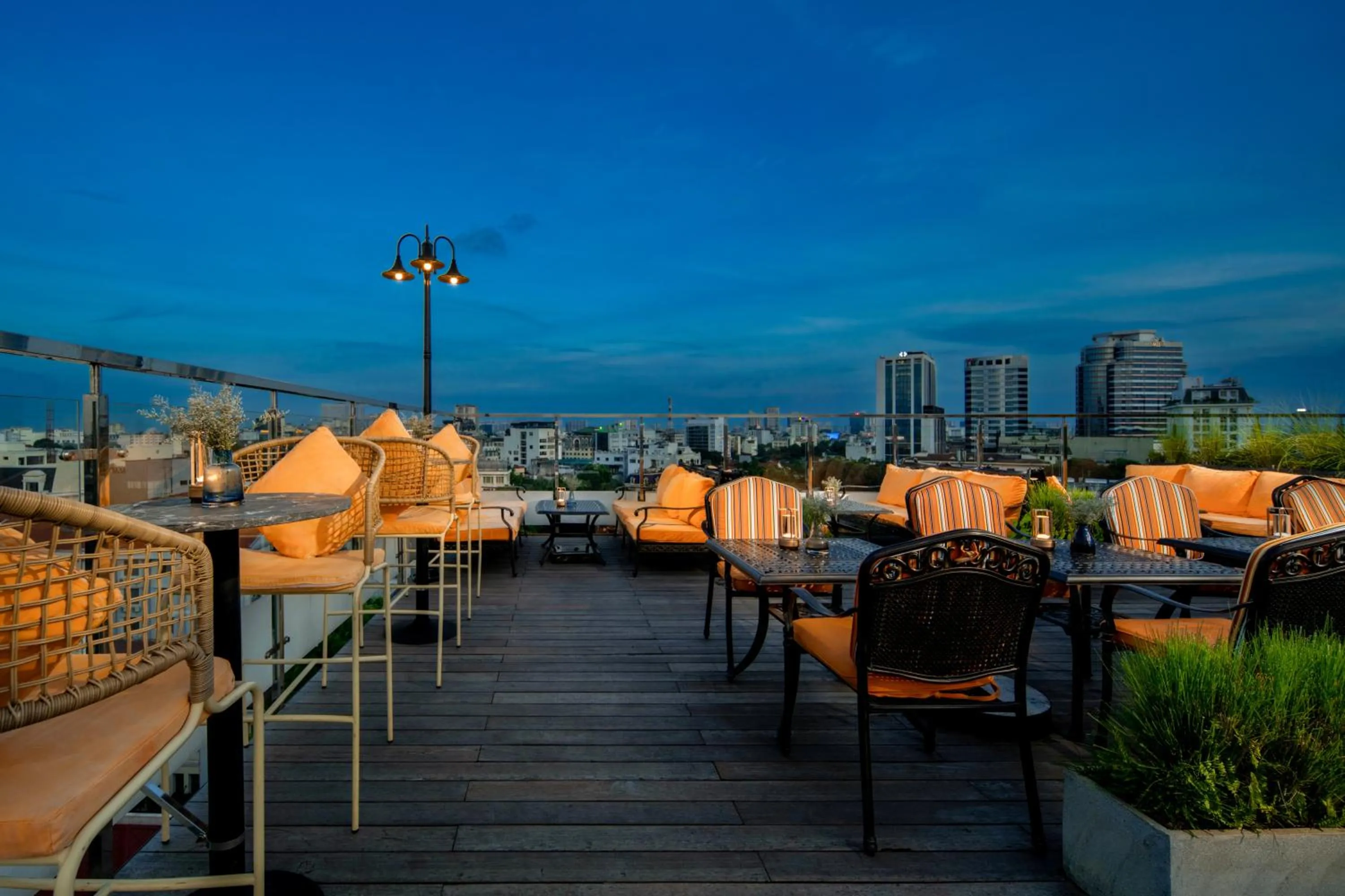 Lounge or bar in Anatole Hotel Hanoi