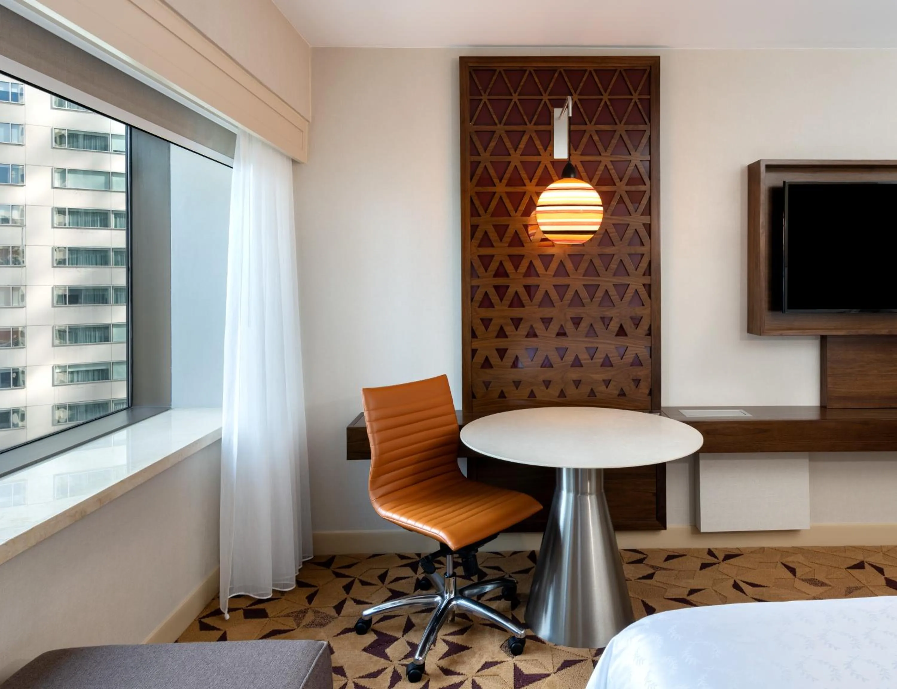 Seating area, Bed in Sheraton Grand Seattle