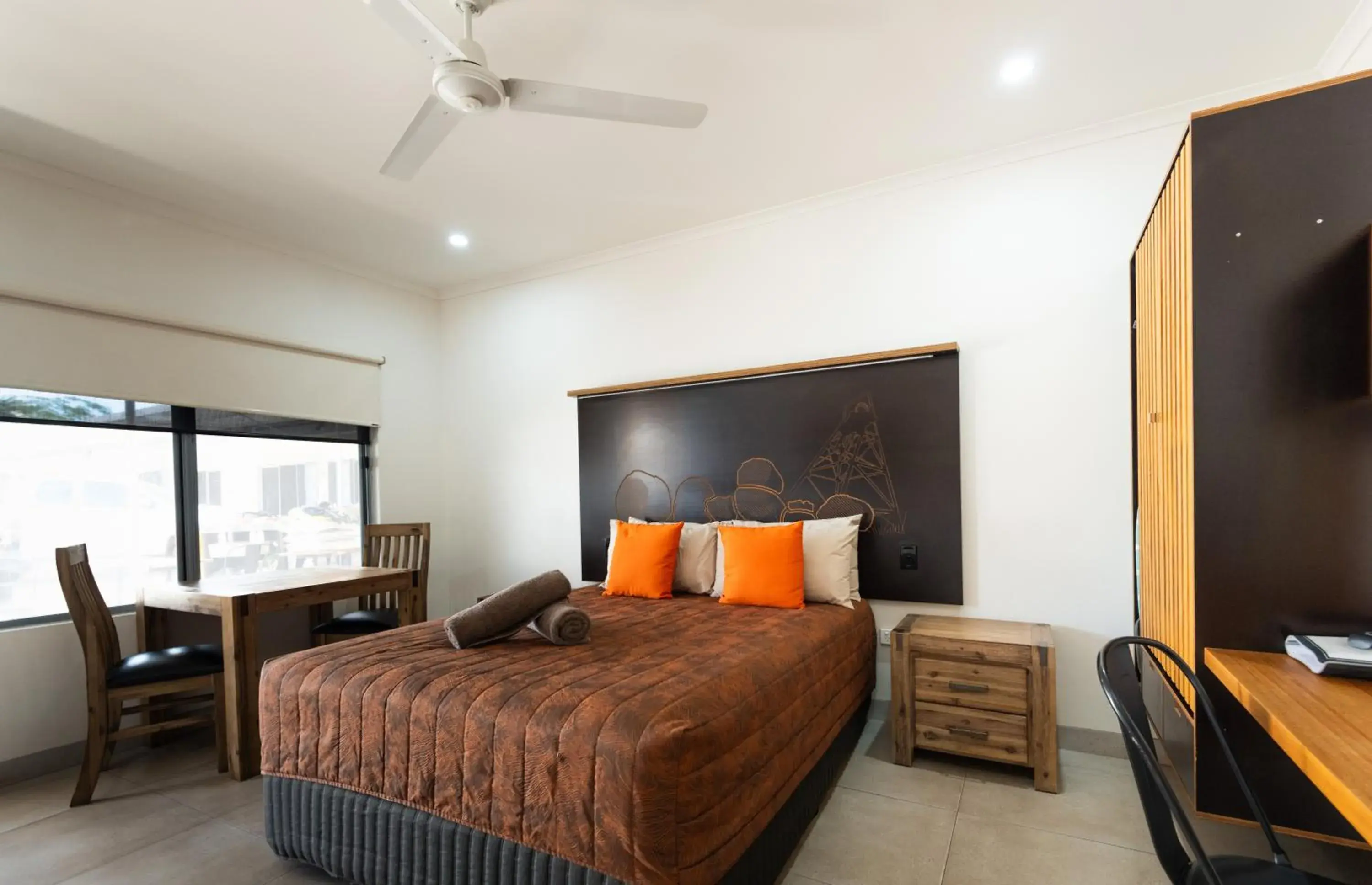 Deluxe Queen Room in Safari Lodge Motel Deluxe Queen Room in Safari Lodge Motel