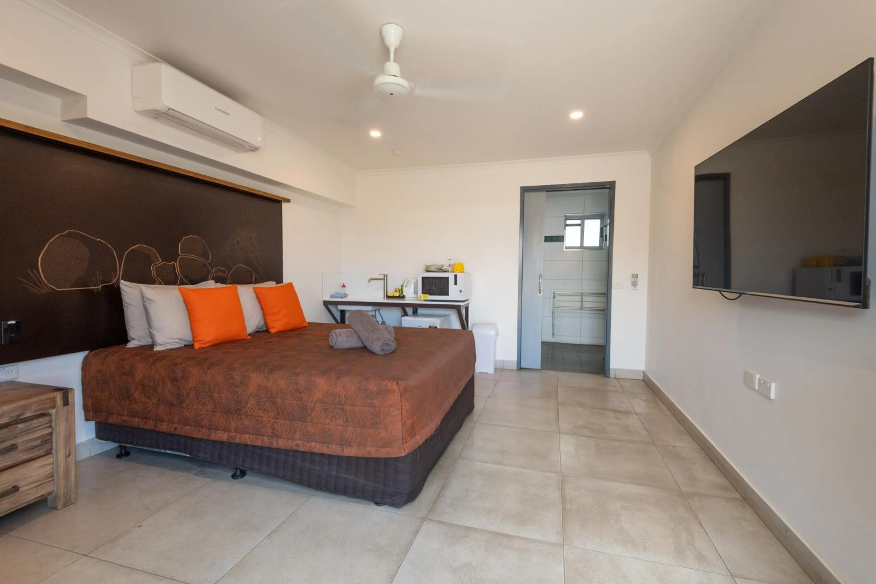 acessibility, Bed in Safari Lodge Motel