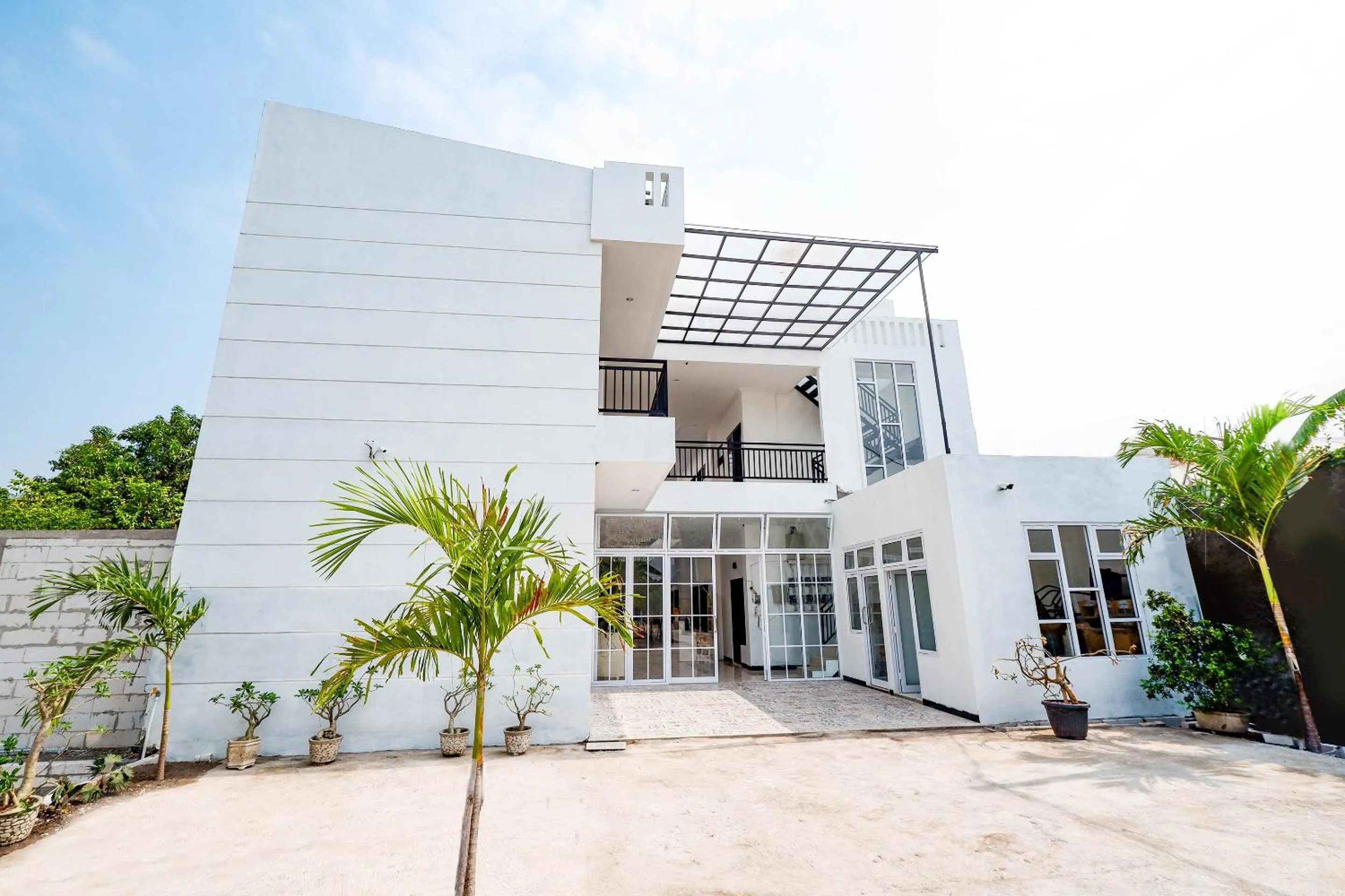 Facade/entrance, Property Building in Four D'home