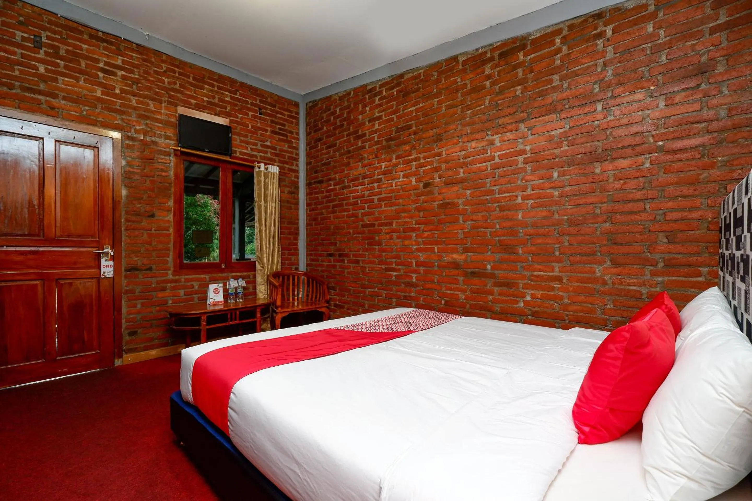 Bedroom in SUPER OYO Capital O 1808 New Bandungan Indah