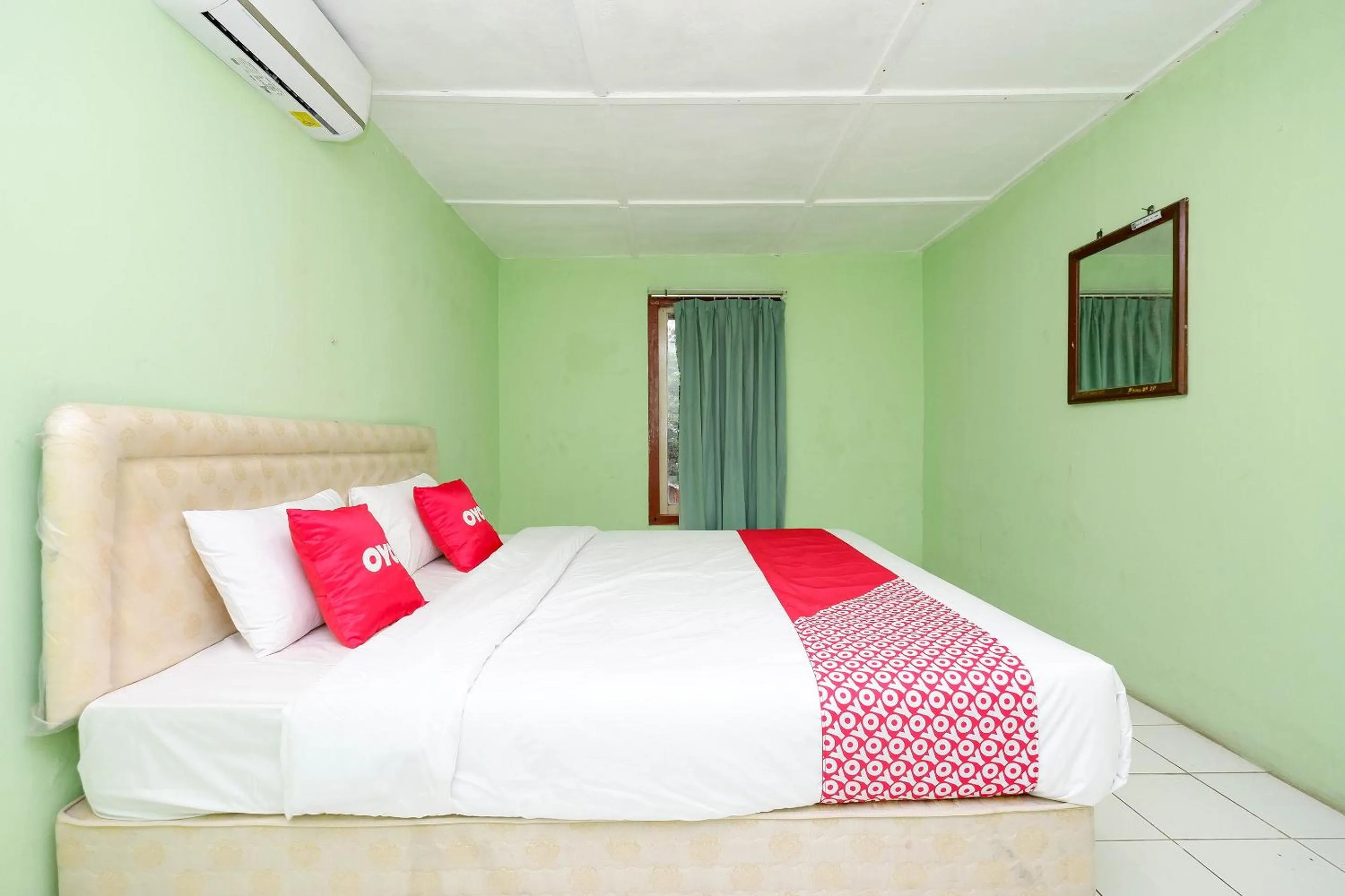 Bedroom in SUPER OYO Capital O 1808 New Bandungan Indah