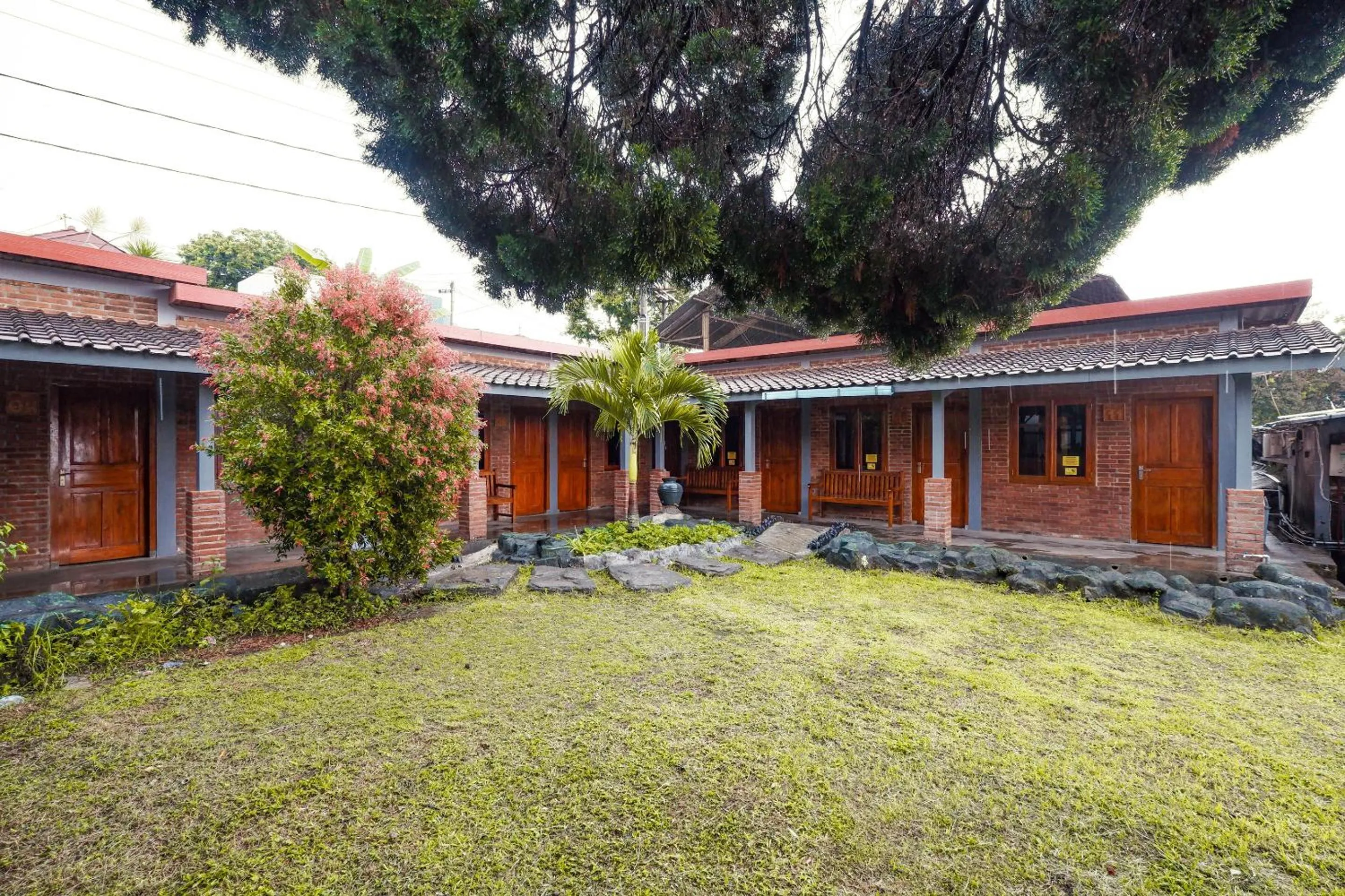 Property Building in SUPER OYO Capital O 1808 New Bandungan Indah