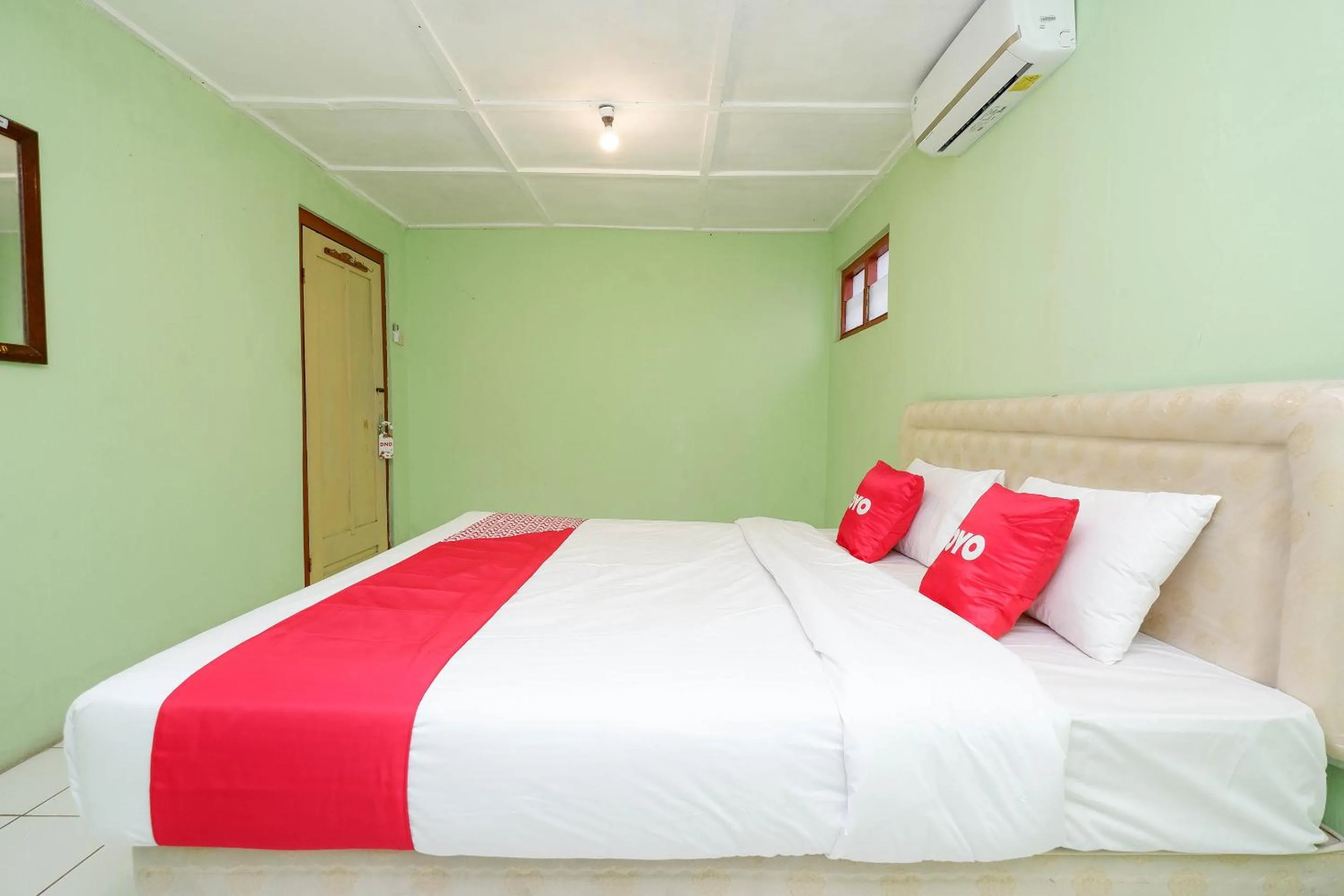 Bedroom in SUPER OYO Capital O 1808 New Bandungan Indah