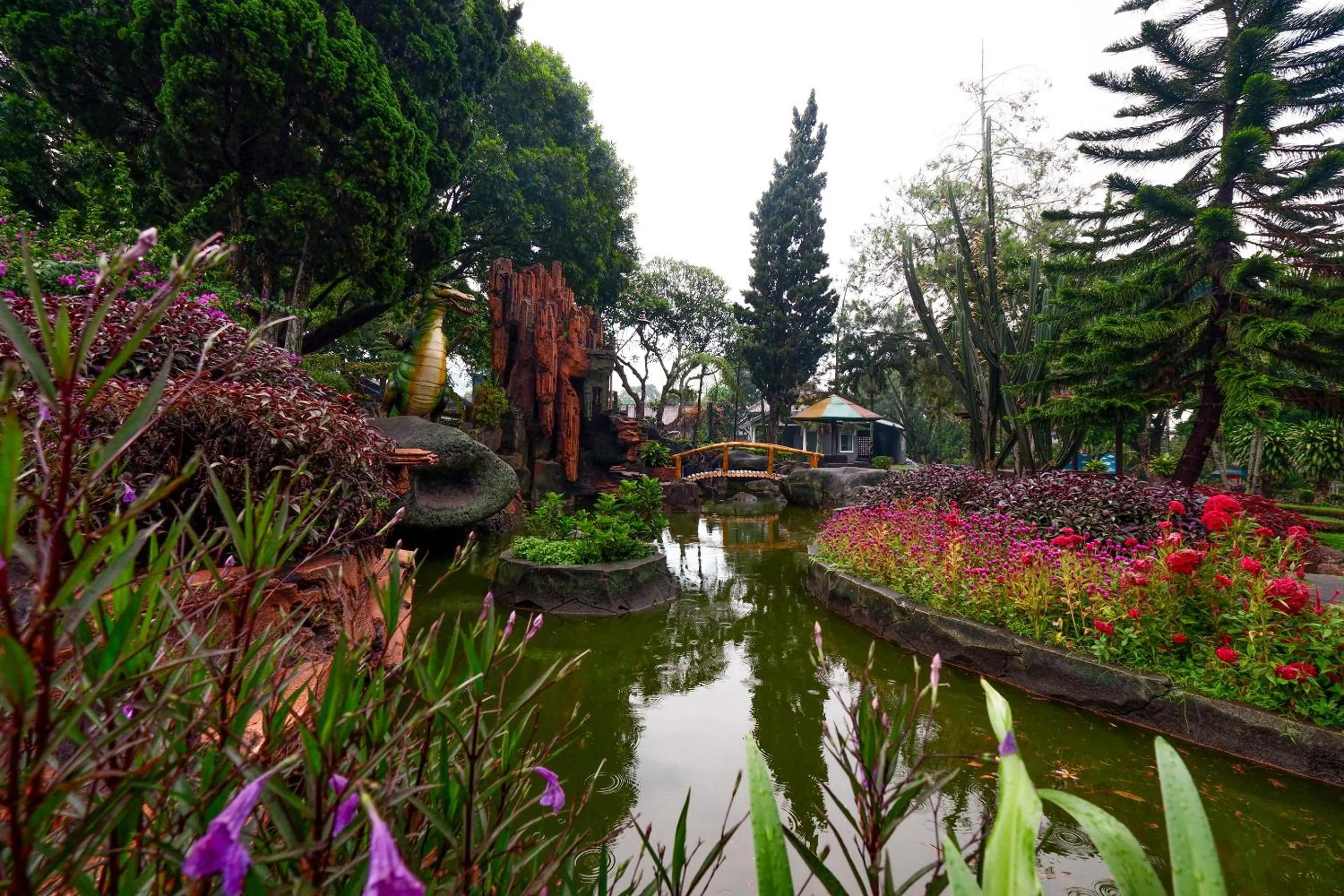 Garden in SUPER OYO Capital O 1808 New Bandungan Indah