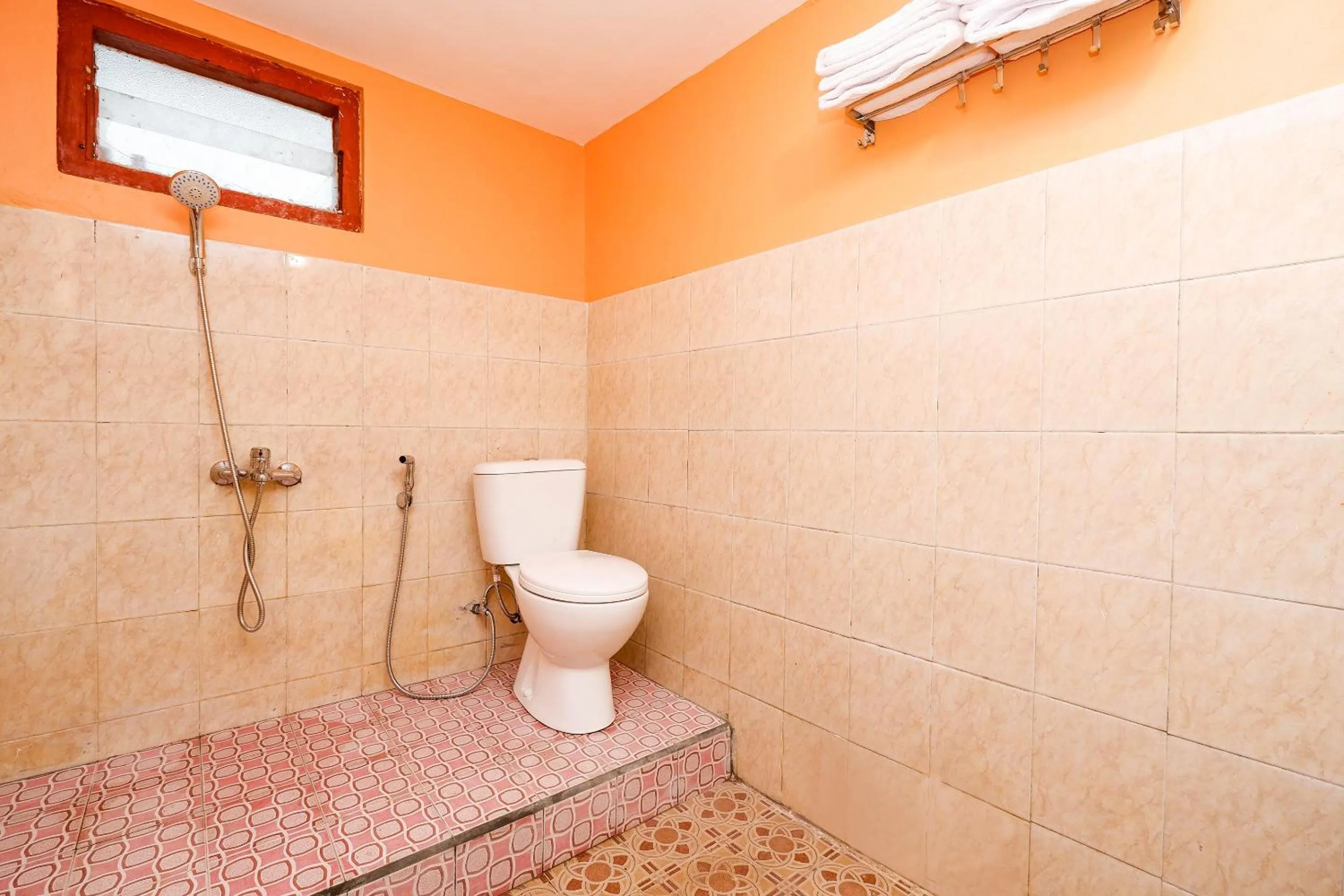 Bathroom in SUPER OYO Capital O 1808 New Bandungan Indah