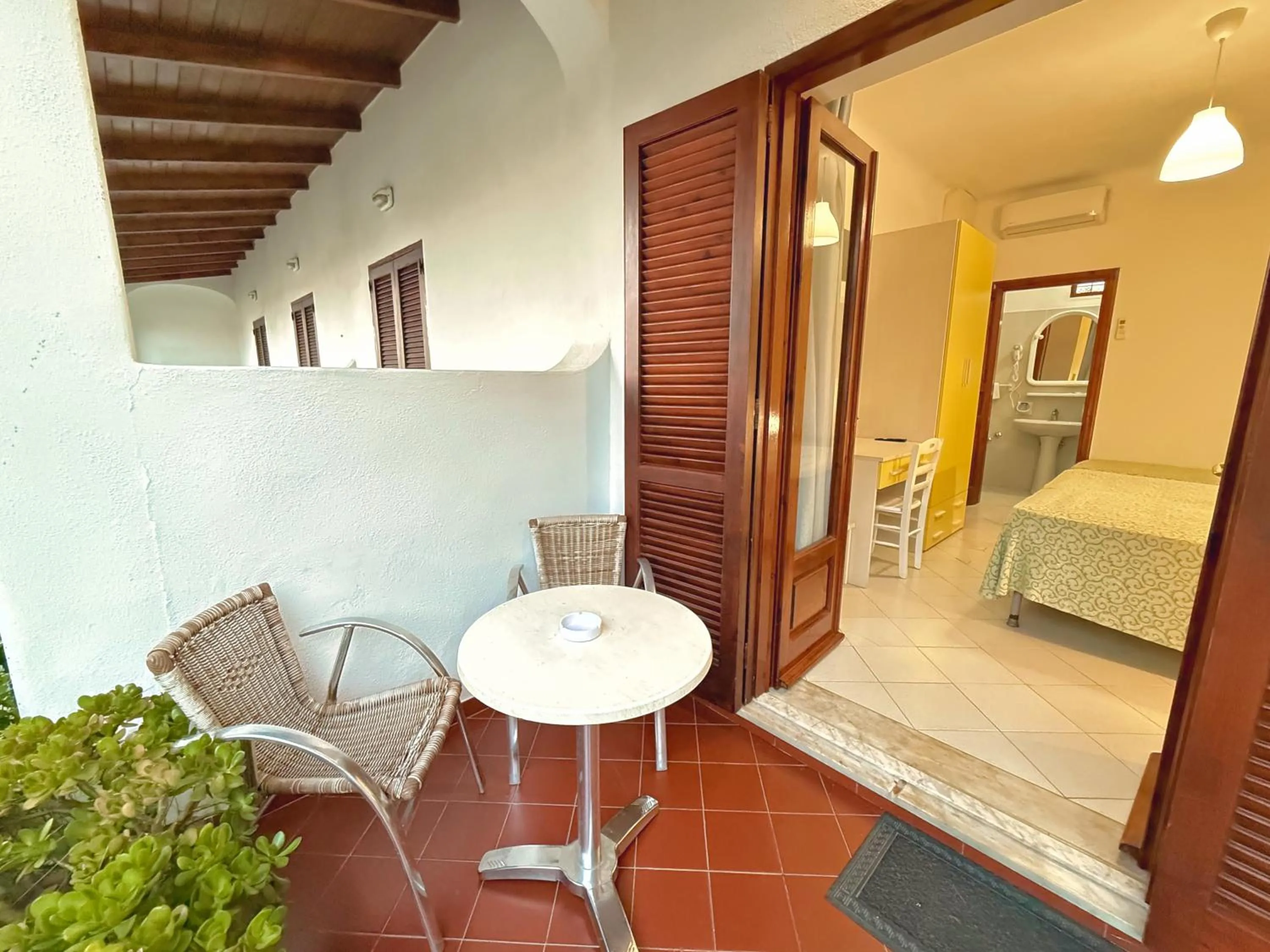 Bedroom, Bed in Pensione Villa Mena