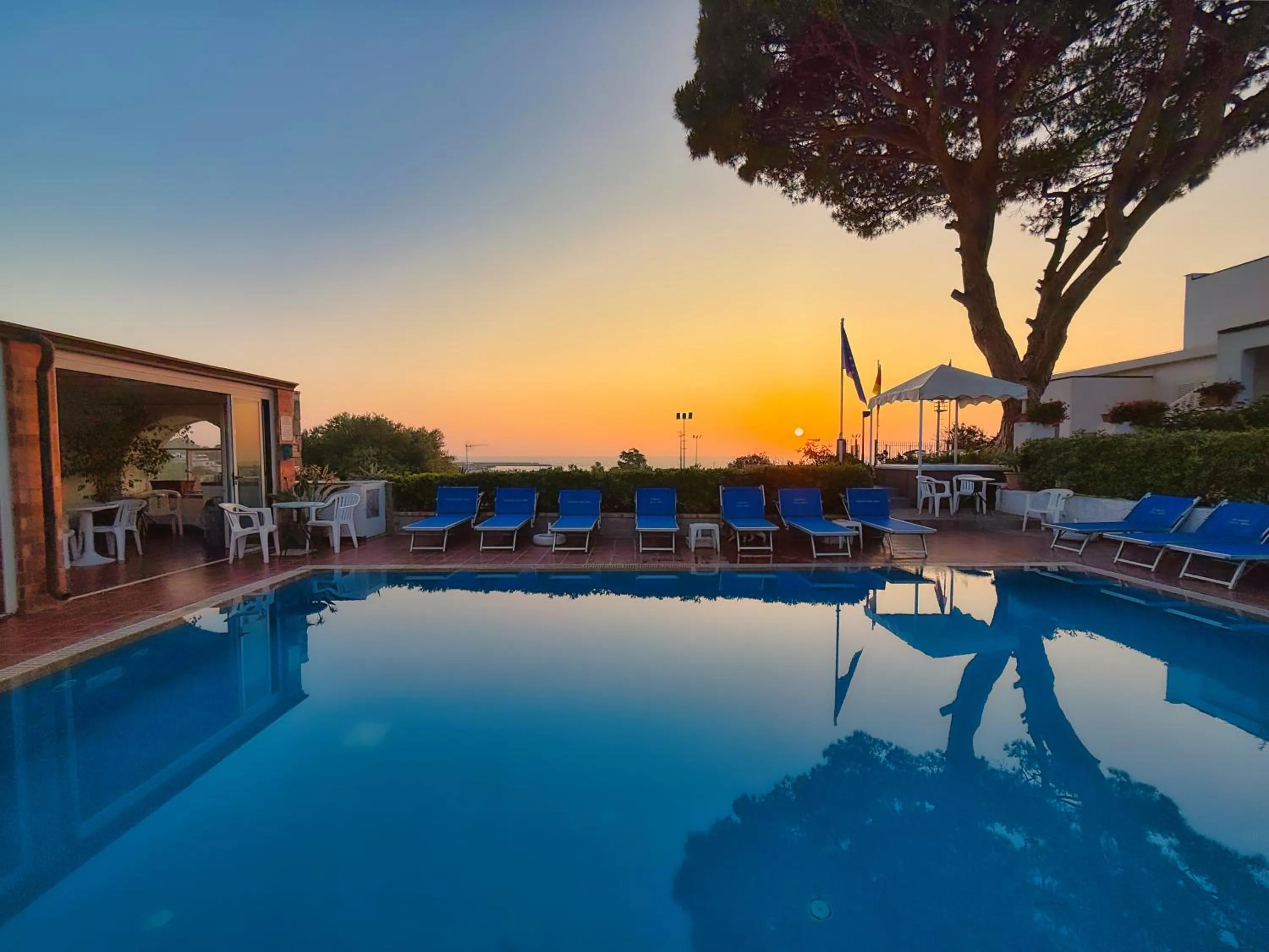 Swimming pool in Pensione Villa Mena