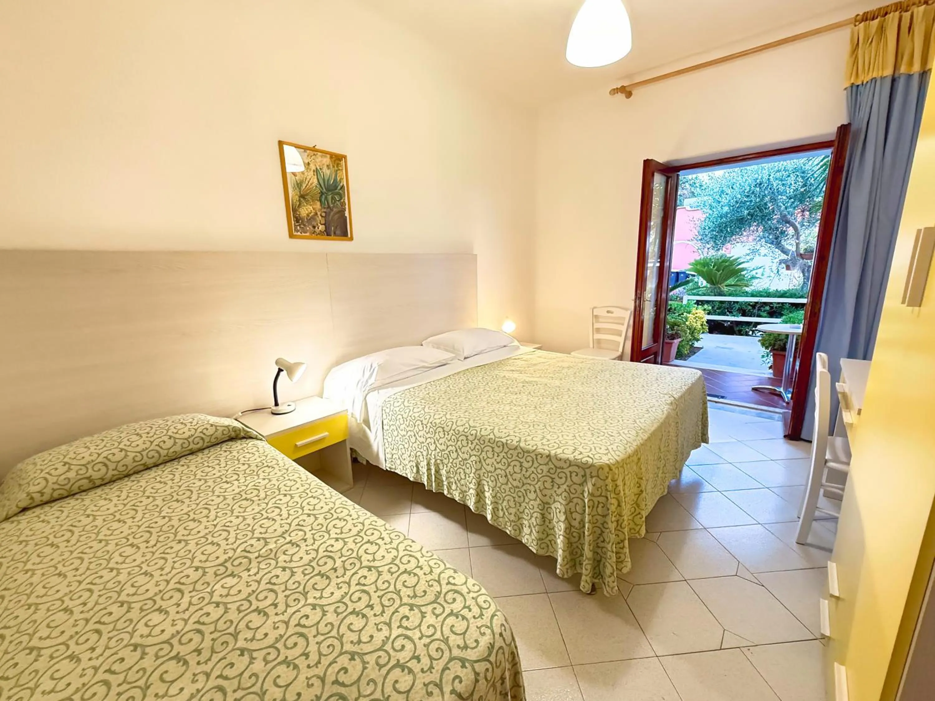 Bedroom, Bed in Pensione Villa Mena