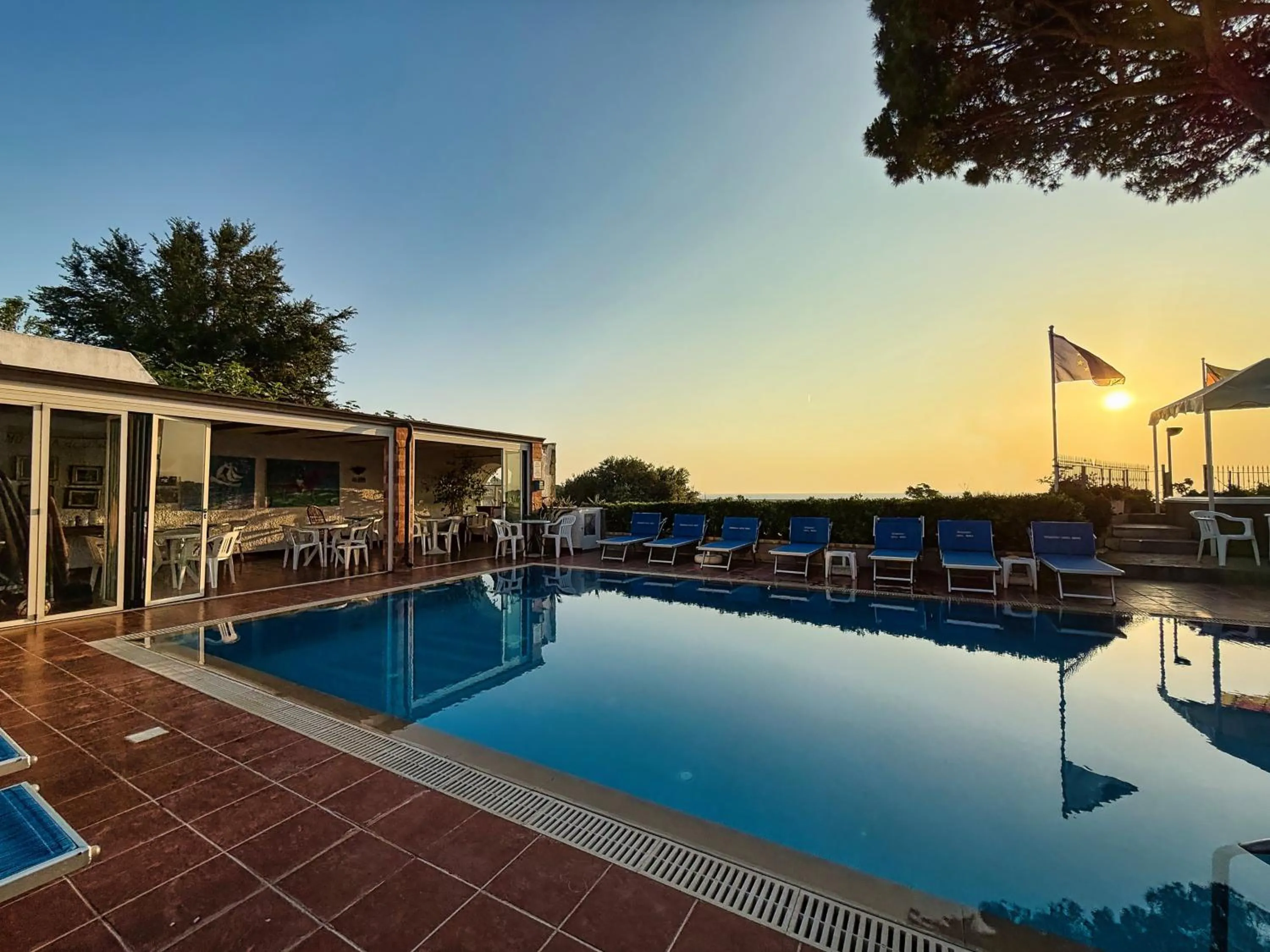 Swimming pool in Pensione Villa Mena