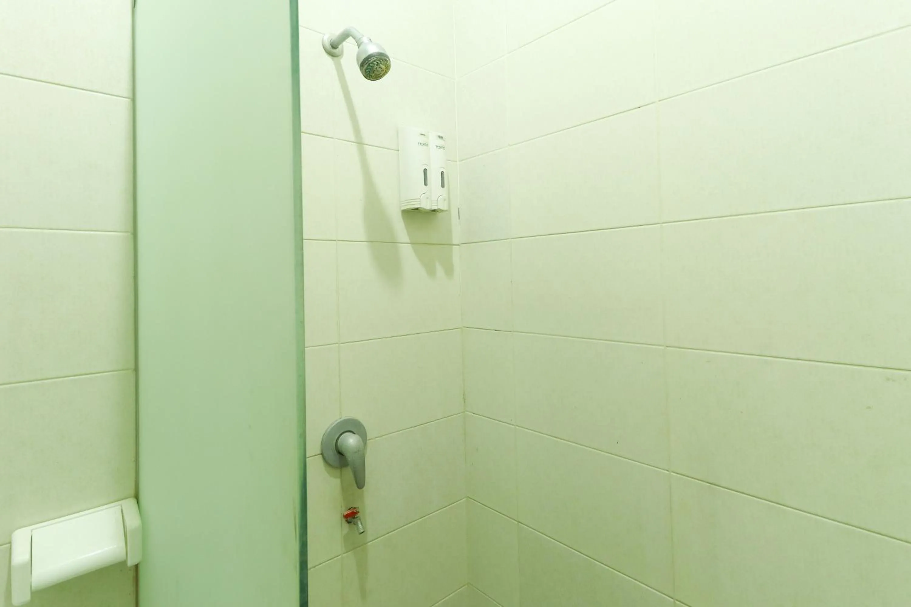 Bathroom in The Legian Mas Beach Inn