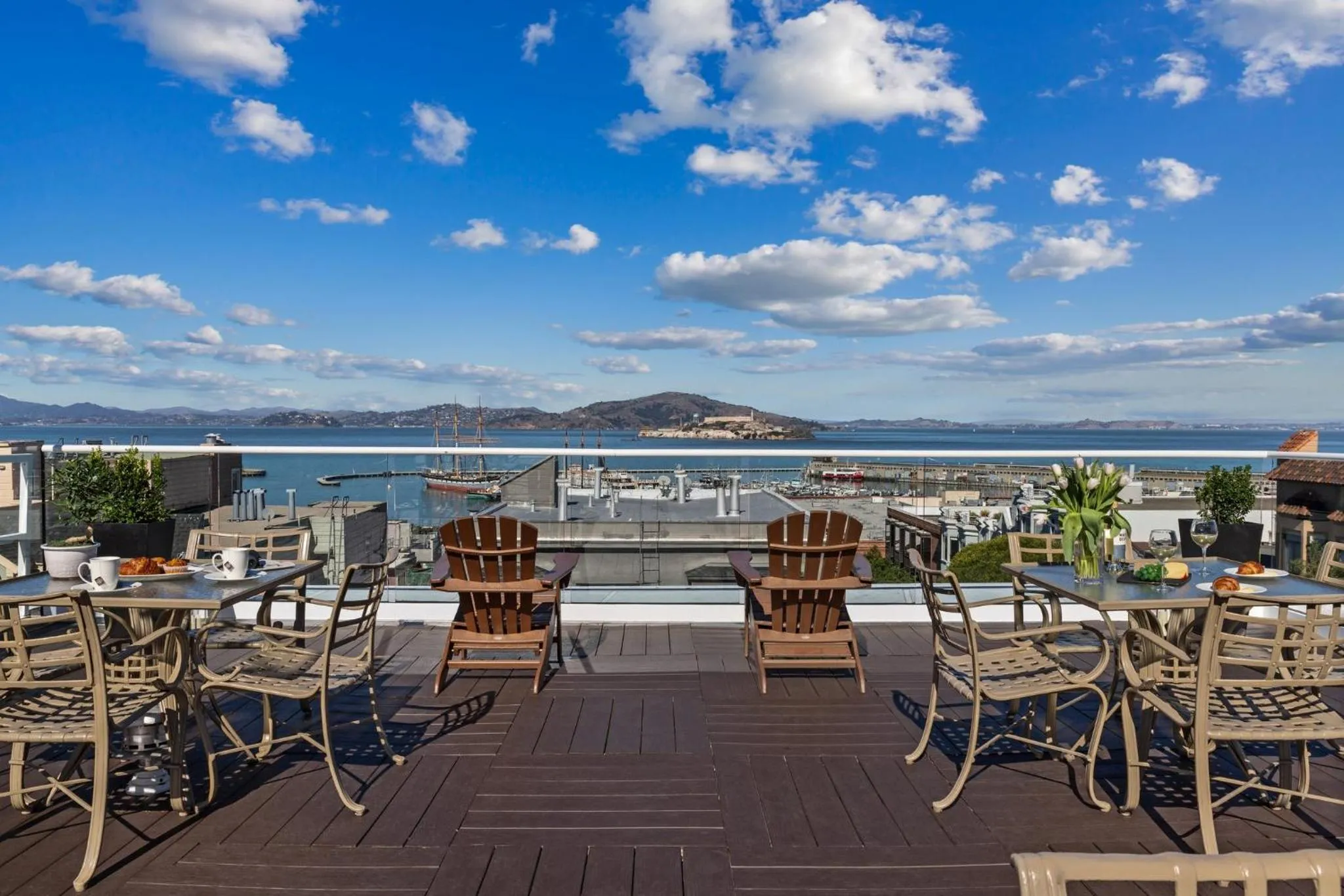 Balcony/Terrace in The Suites at Fisherman's Wharf