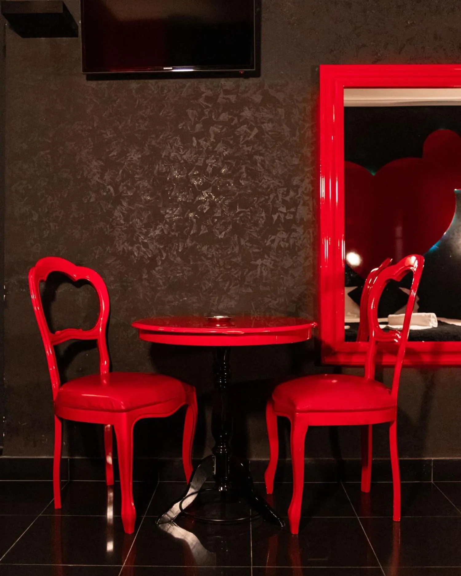 Decorative detail in Meeting Hotel