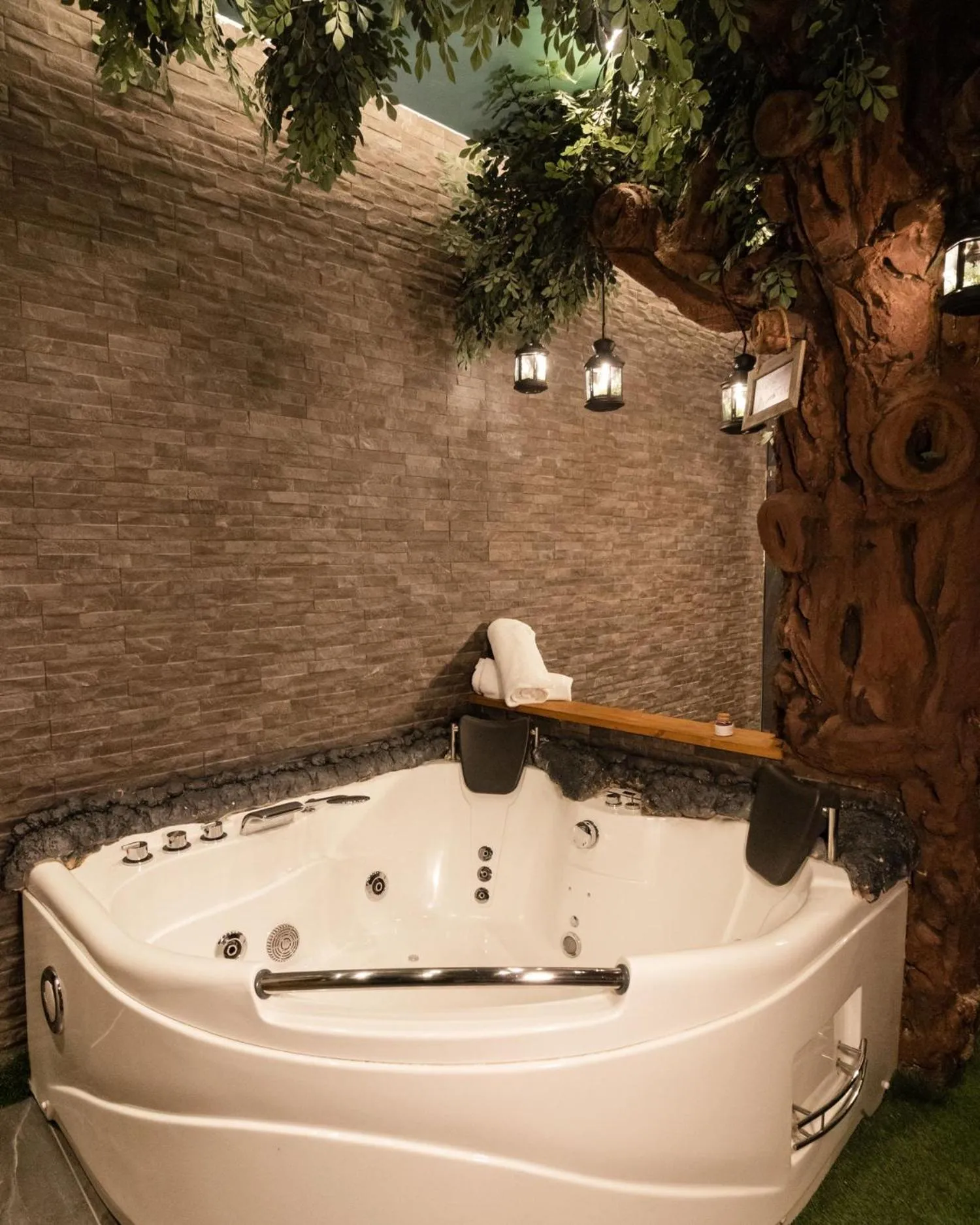 Hot Tub in Meeting Hotel