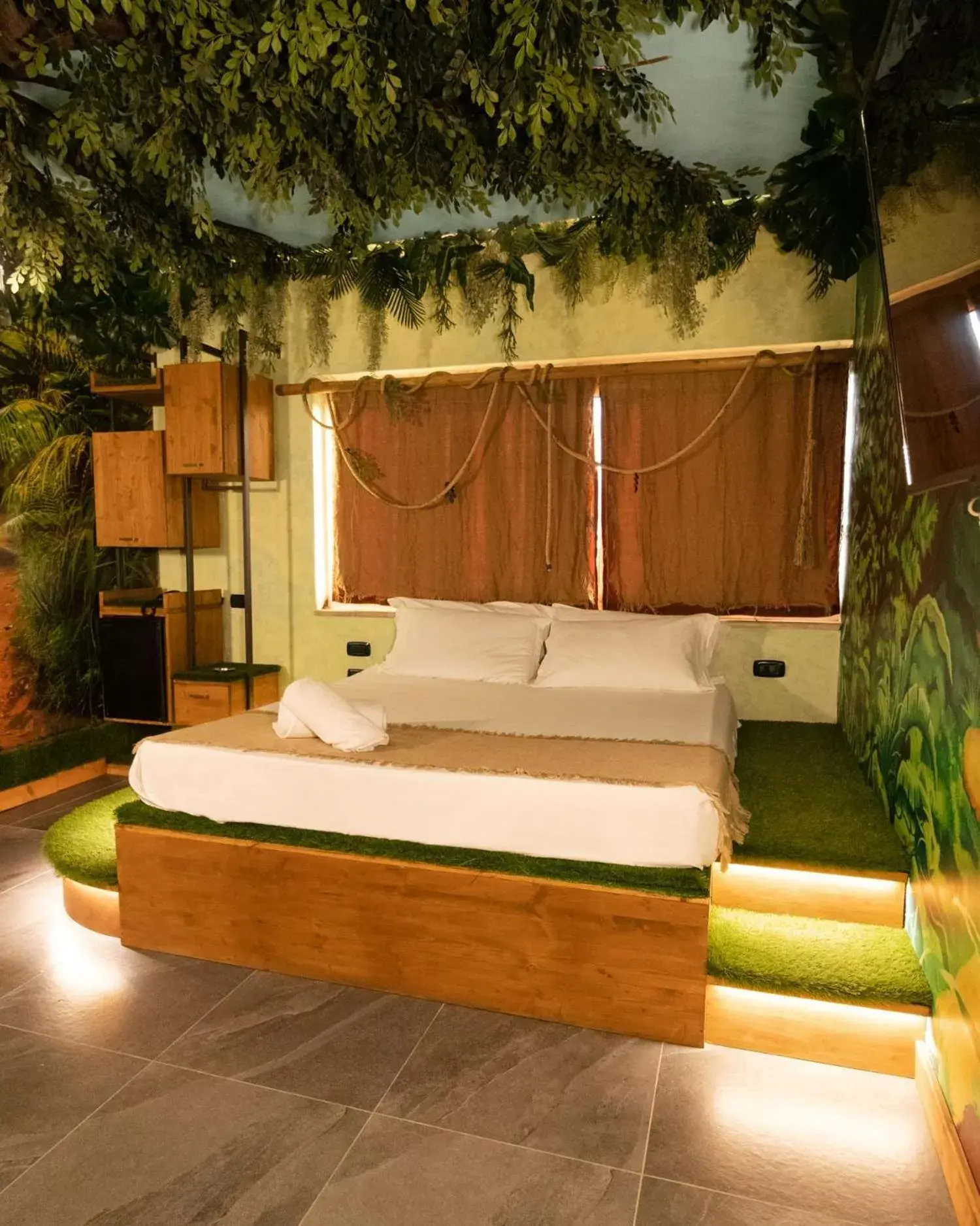 King Suite with Spa Bath in Meeting Hotel King Suite with Spa Bath in Meeting Hotel