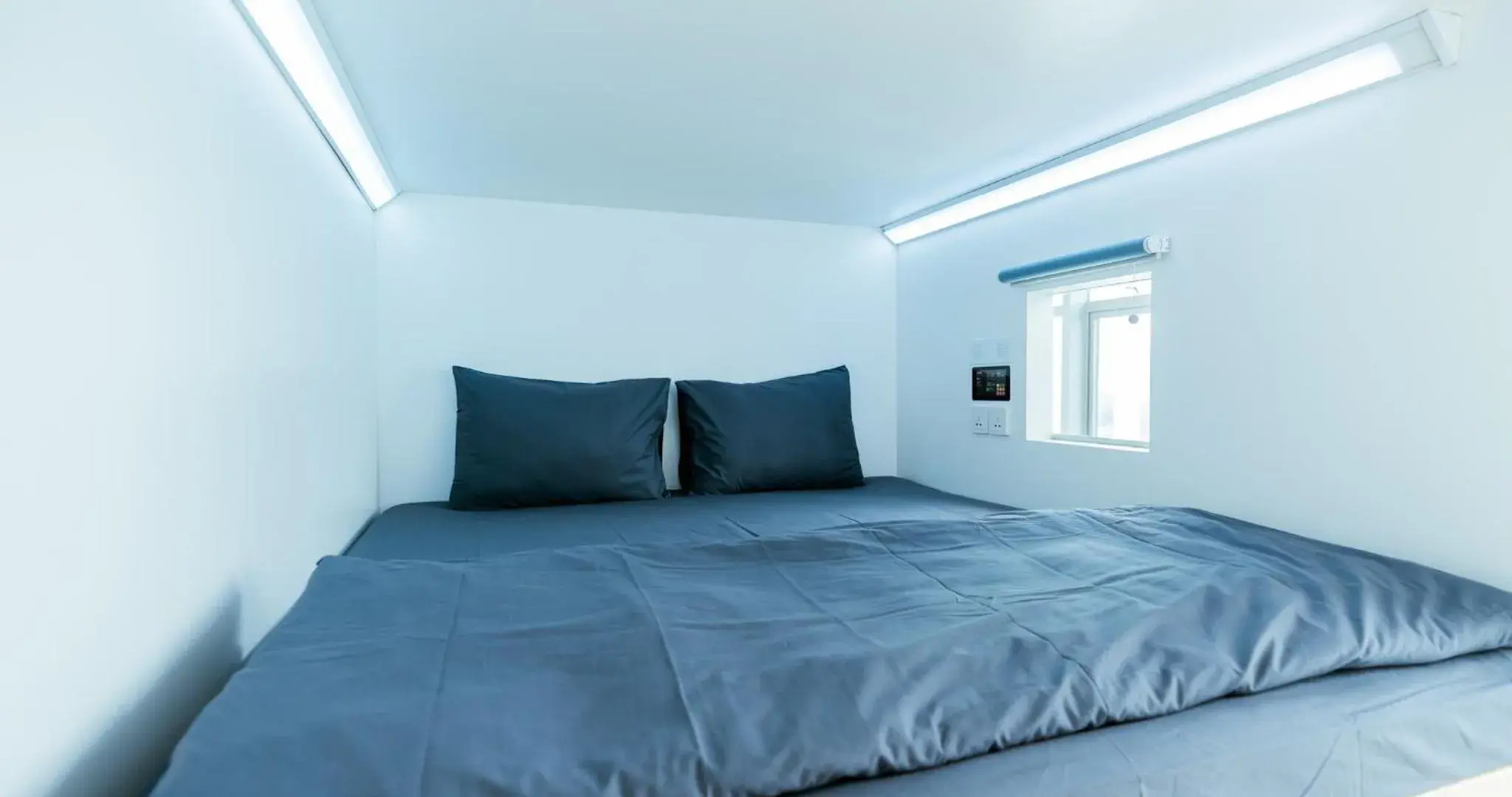 Earth Double in Bobopod Kebayoran Baru, Jakarta Earth Double in Bobopod Kebayoran Baru, Jakarta