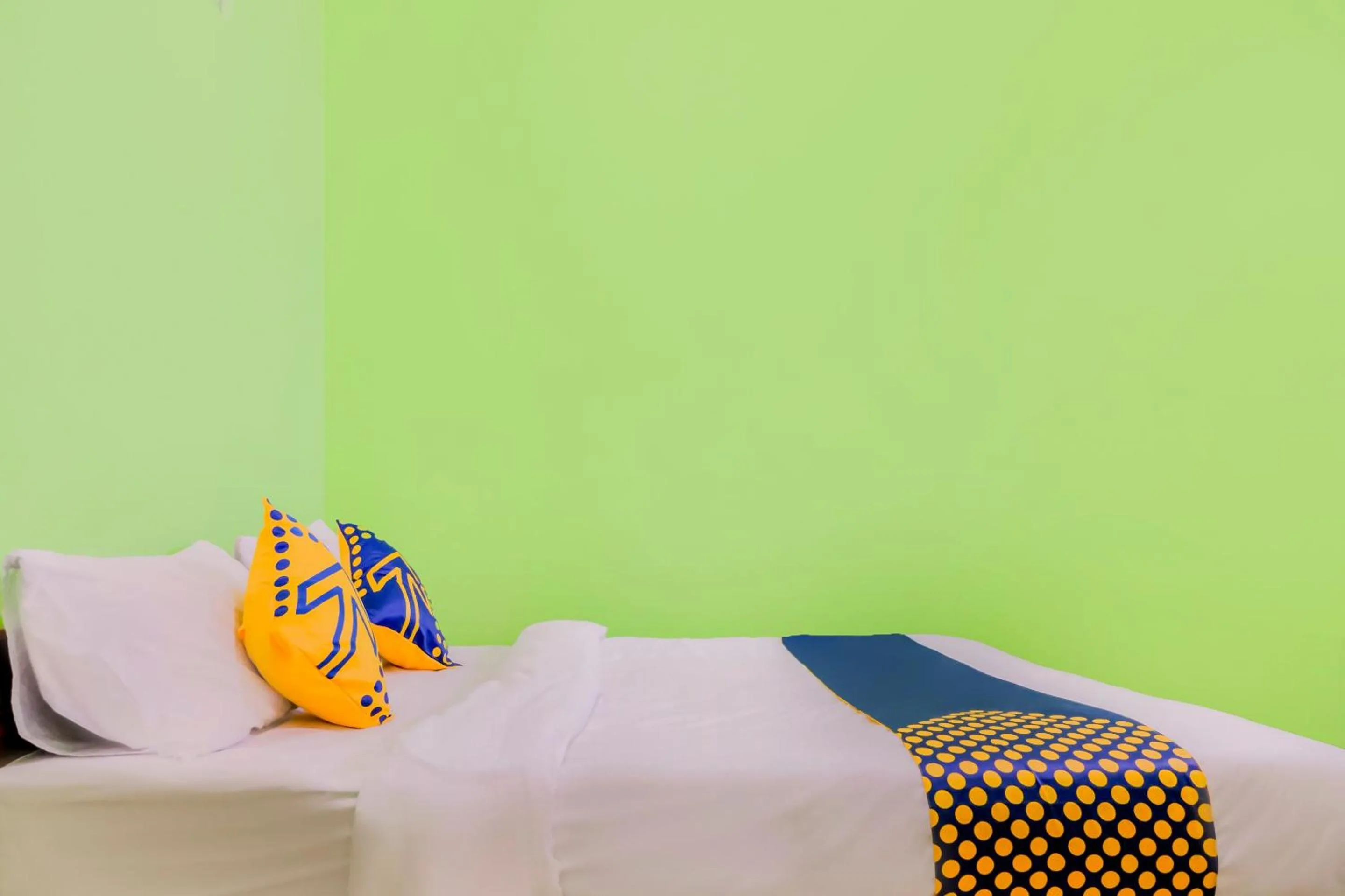 Bedroom, Bed in Hotel O Family Residence Syariah