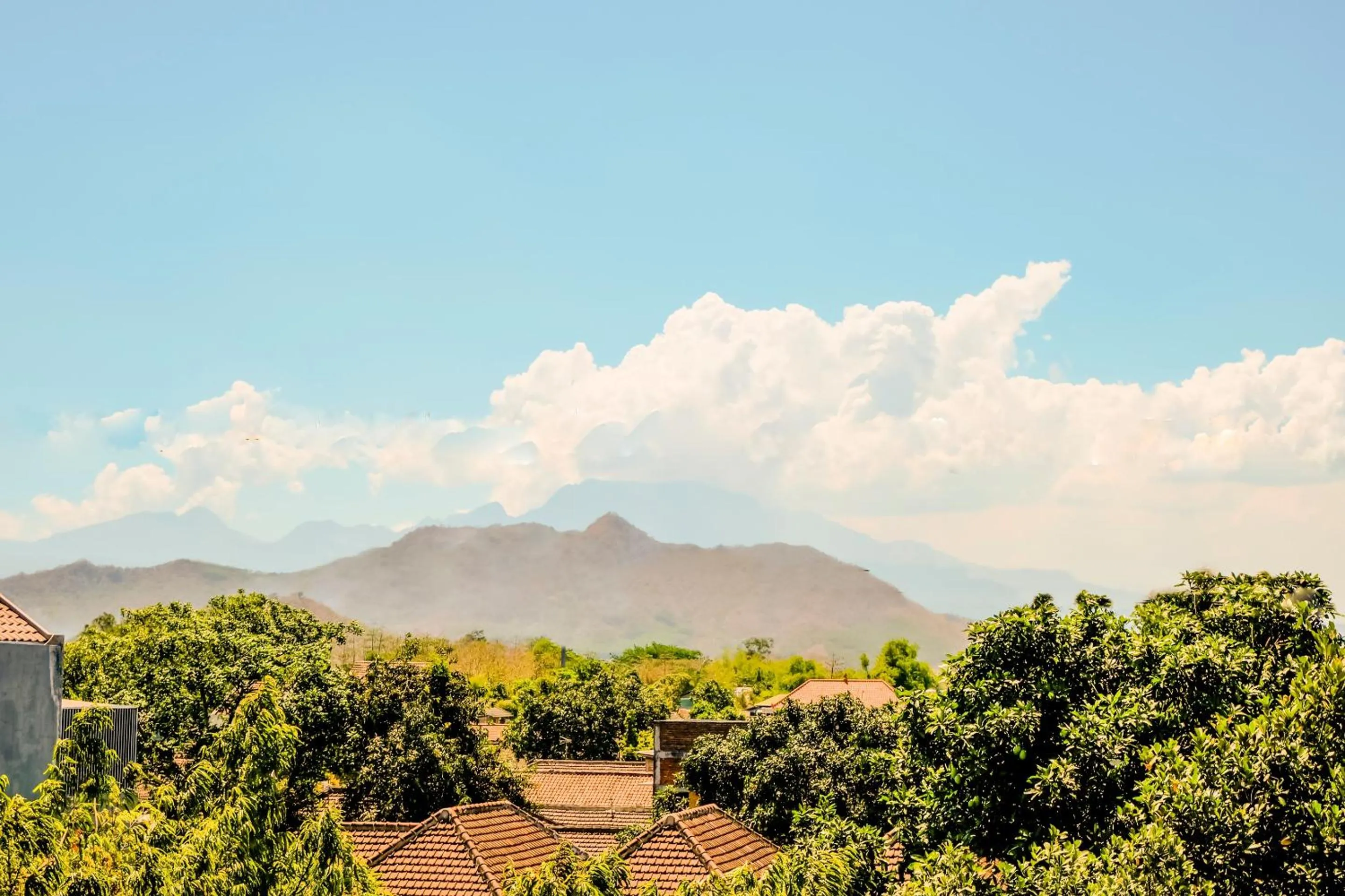 Mountain view in Hotel O Family Residence Syariah