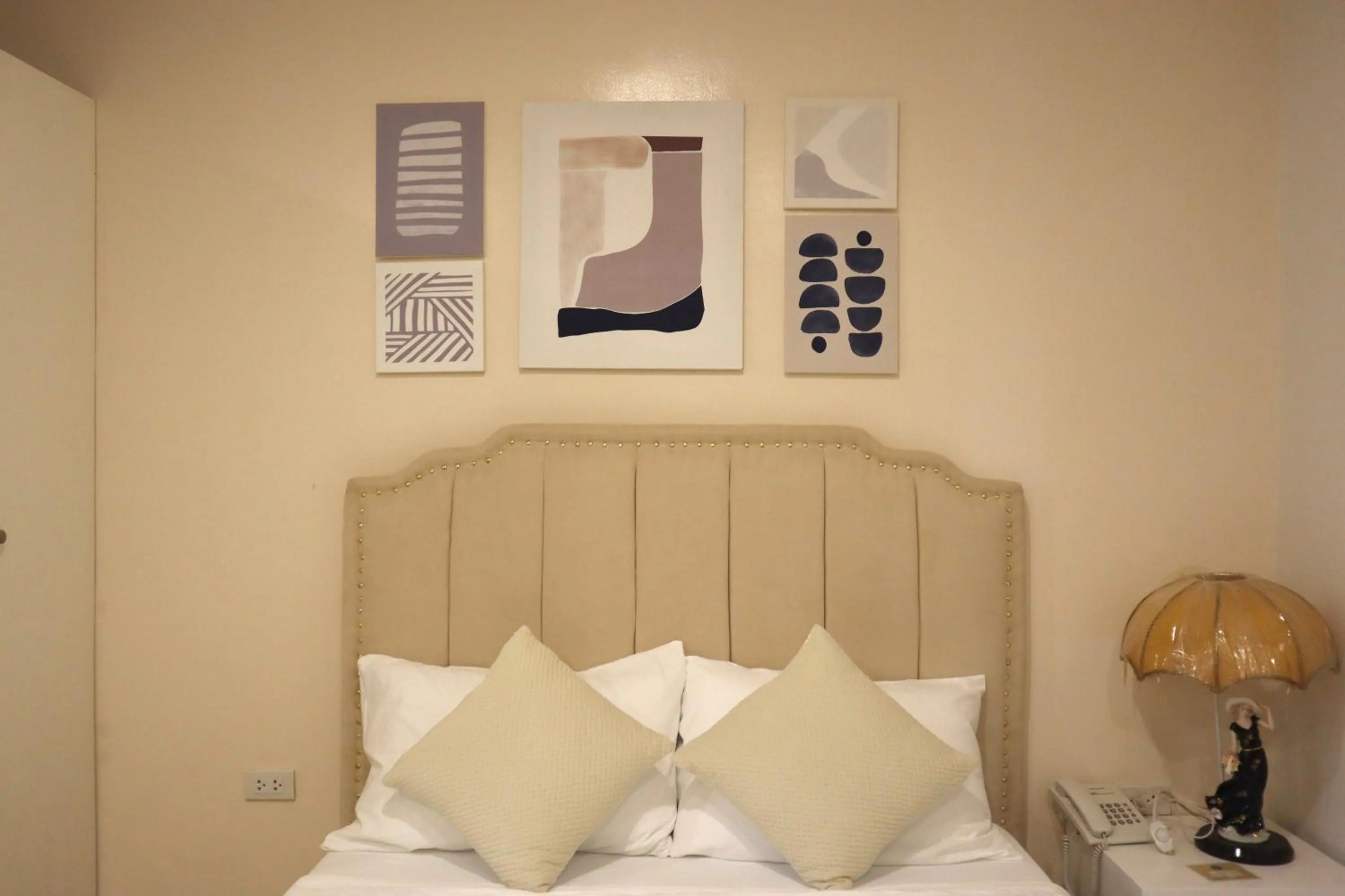 Bed in Casa Bicolandia Suites