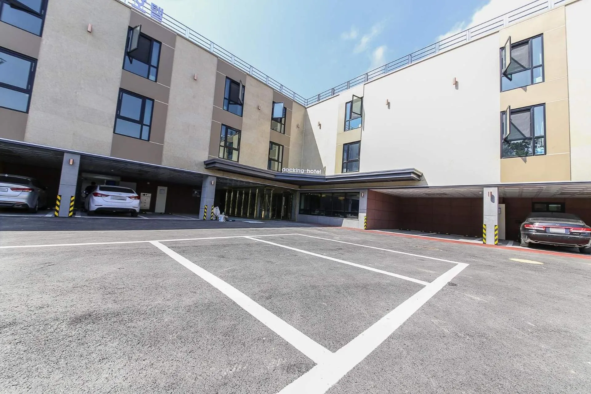 Beach in Docking Hotel