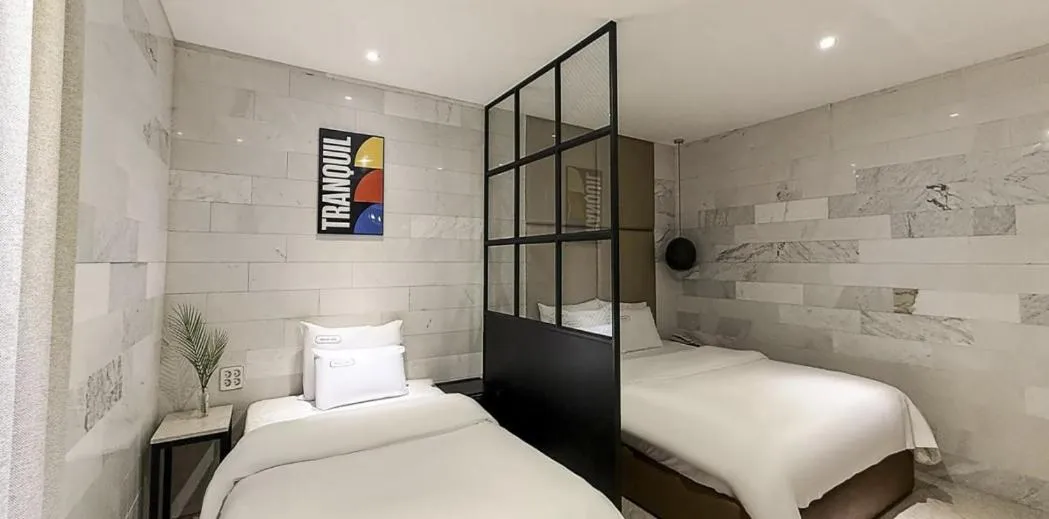 Bed in Docking Hotel