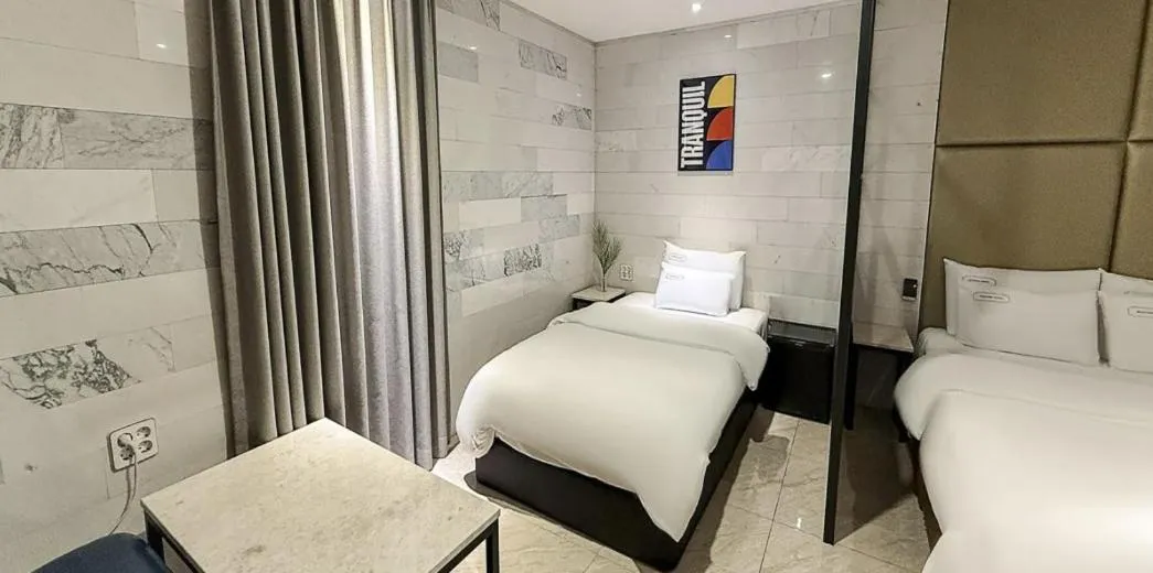 Bed in Docking Hotel