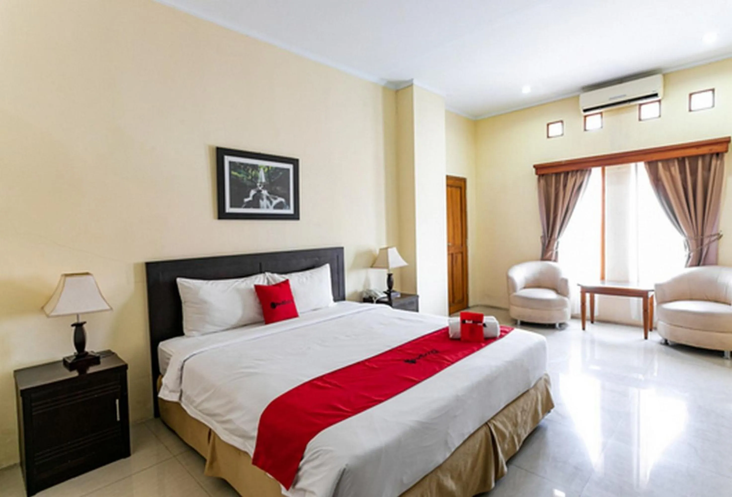 Bedroom, Bed in RedDoorz Plus near Alun Alun Karanganyar