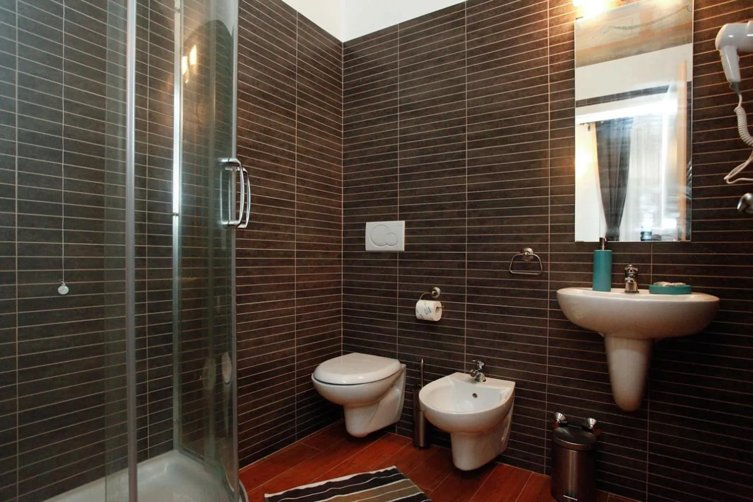 Shower in Clemy In Rome