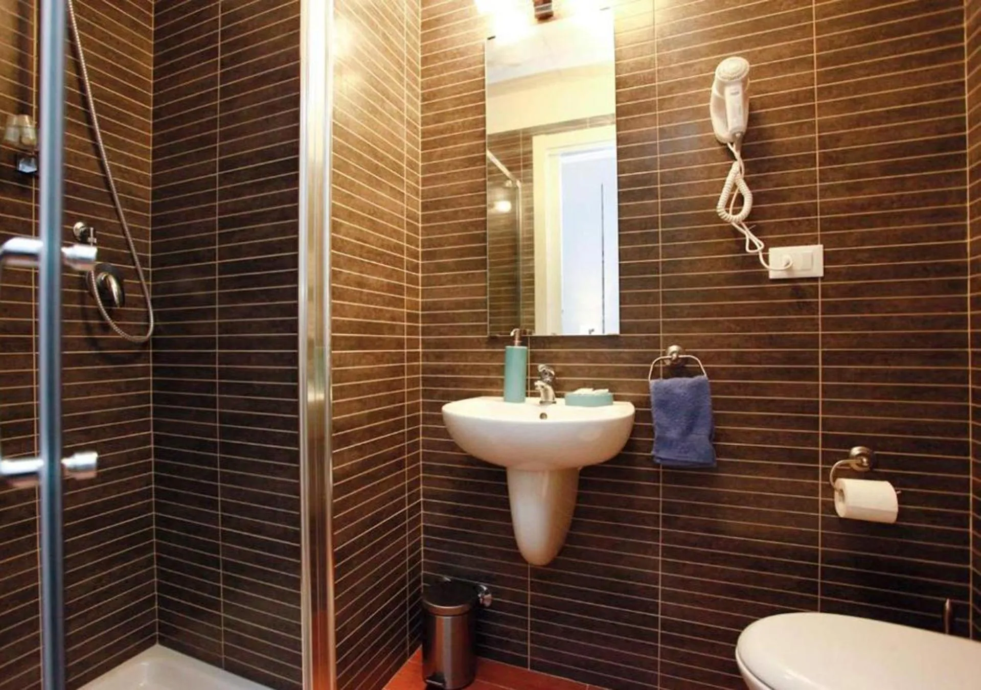 Bathroom in Clemy In Rome