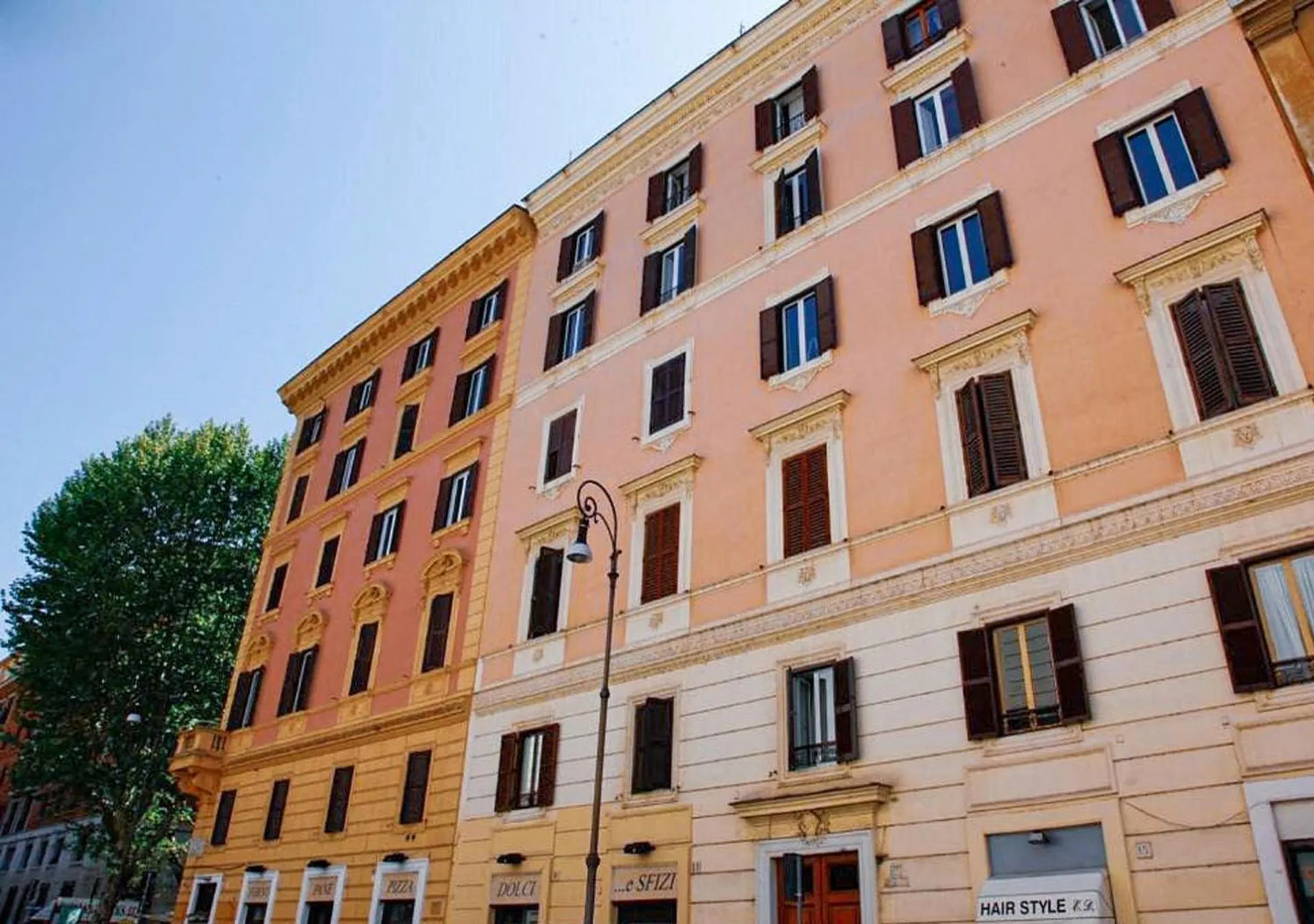 Property building in Clemy In Rome