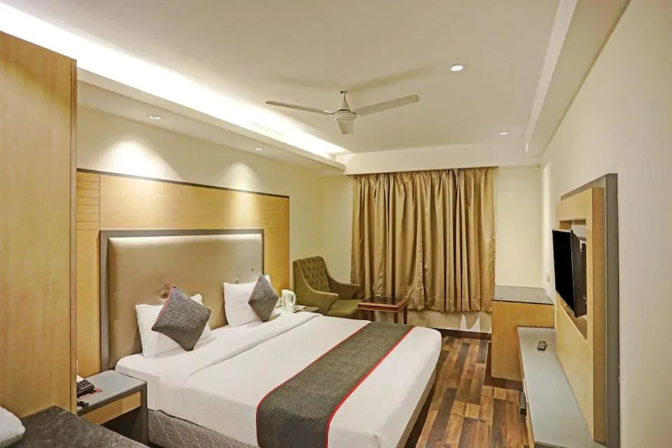 Bed in Hotel Superb 5 Mins Walk From New Delhi Station