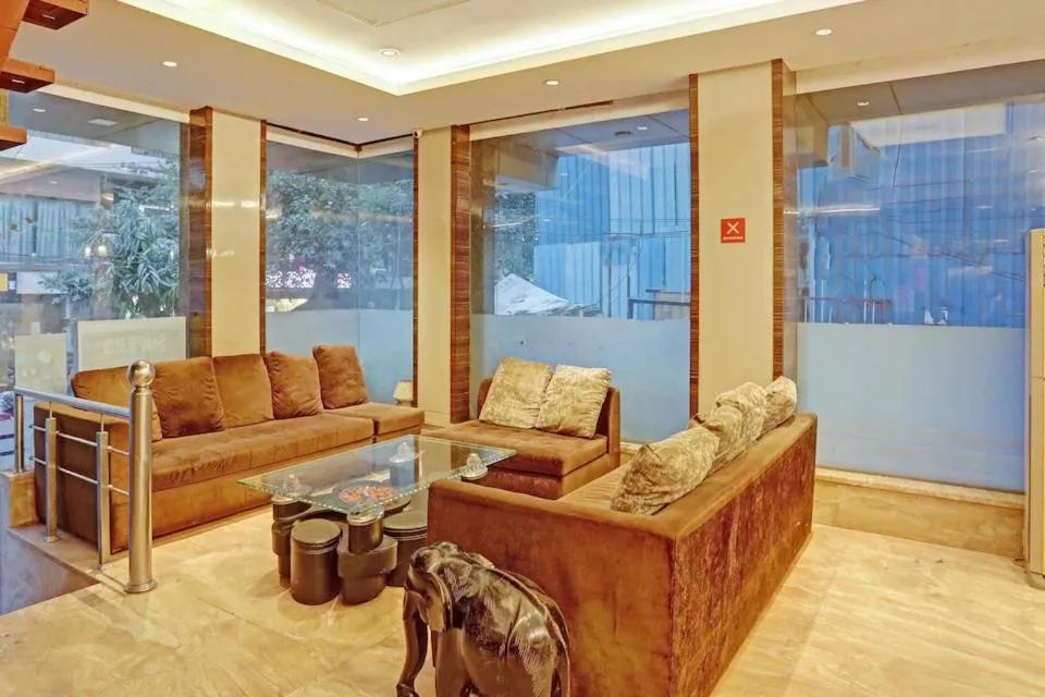 Lobby or reception in Hotel Superb 5 Mins Walk From New Delhi Station